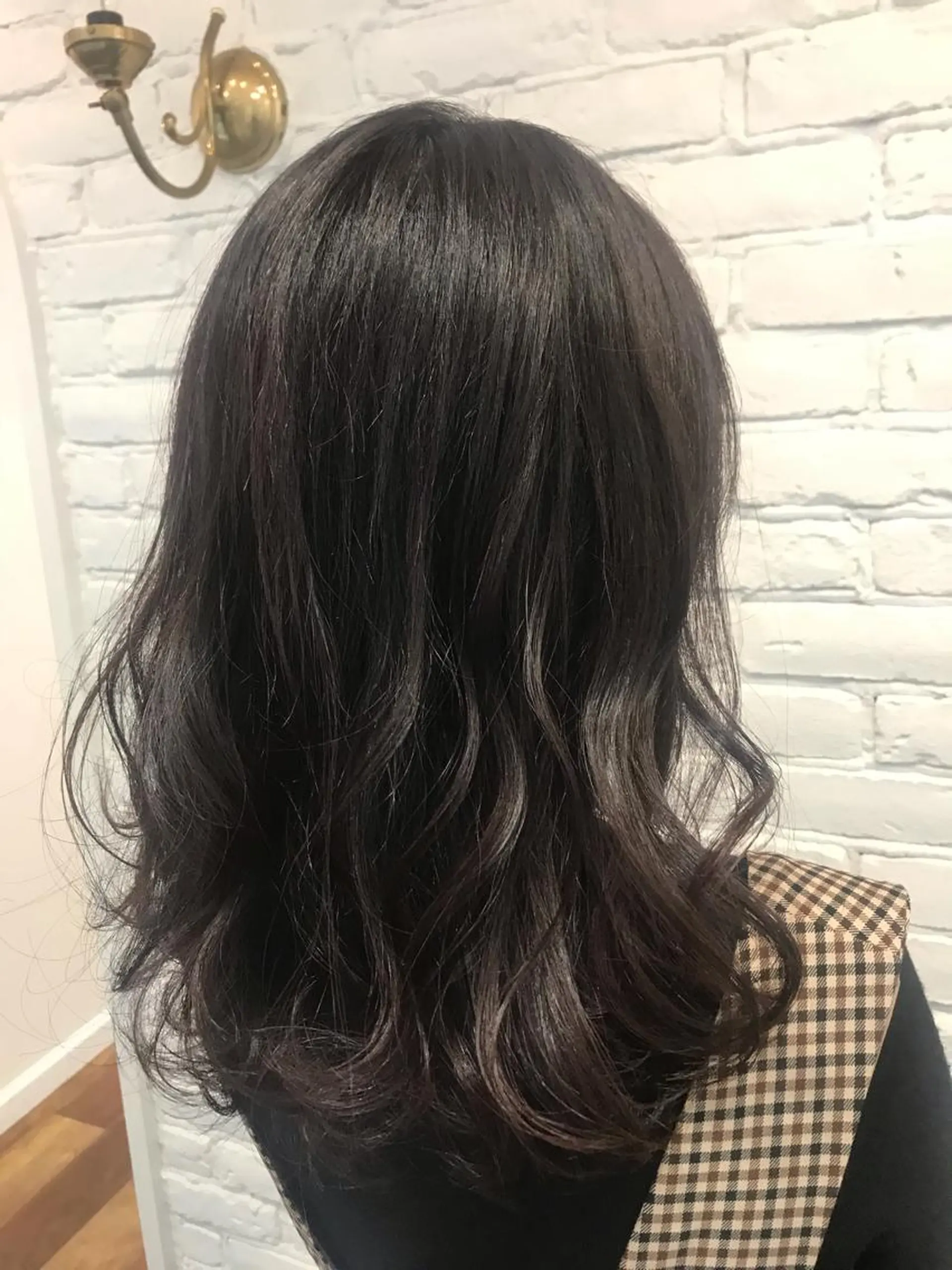 ミディアム カラー グレージュ いけだ　ひかり ハイライトくびれヘアのヘアスタイル