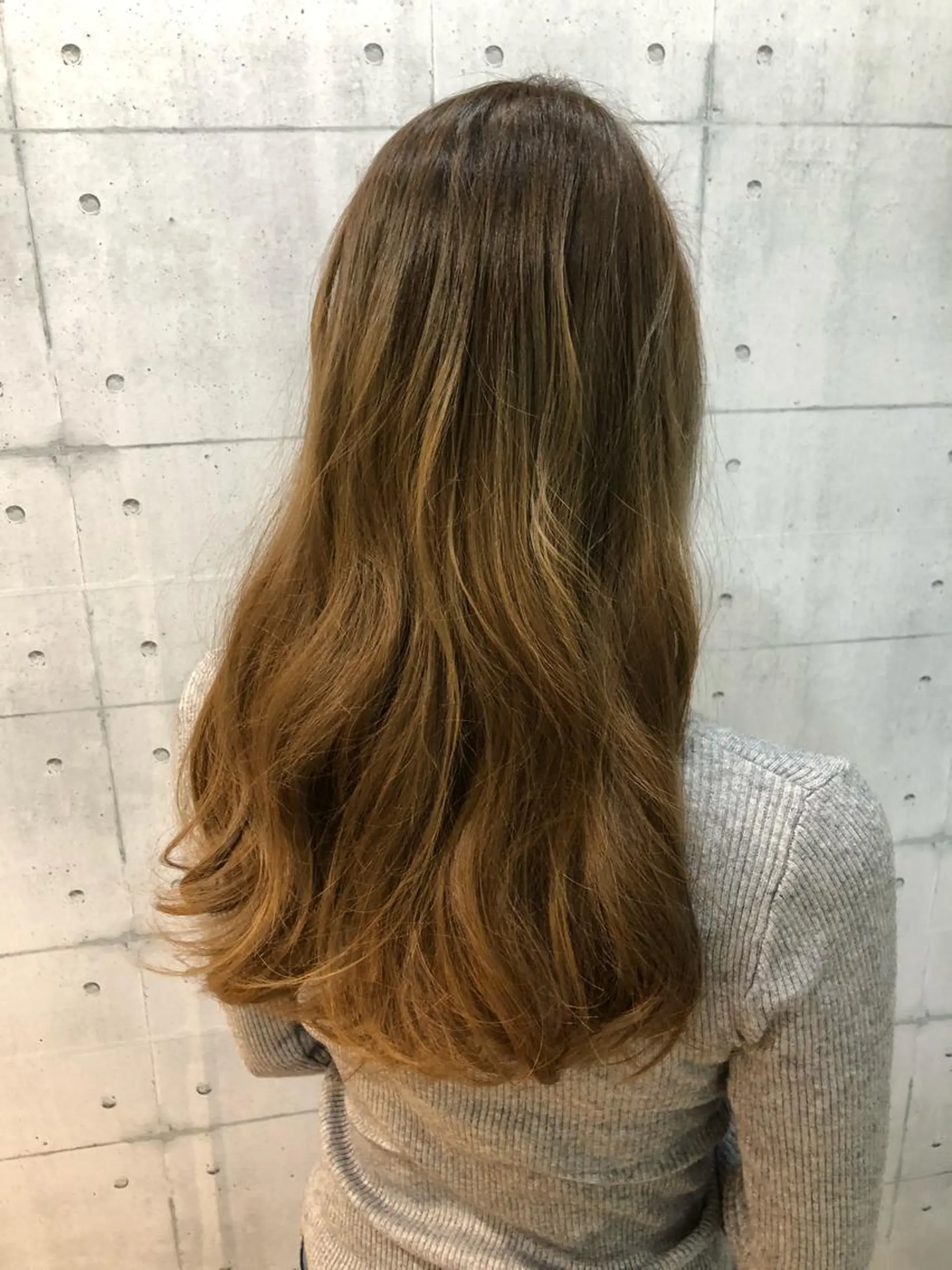 ロング アッシュ 金沢 広美のヘアスタイル