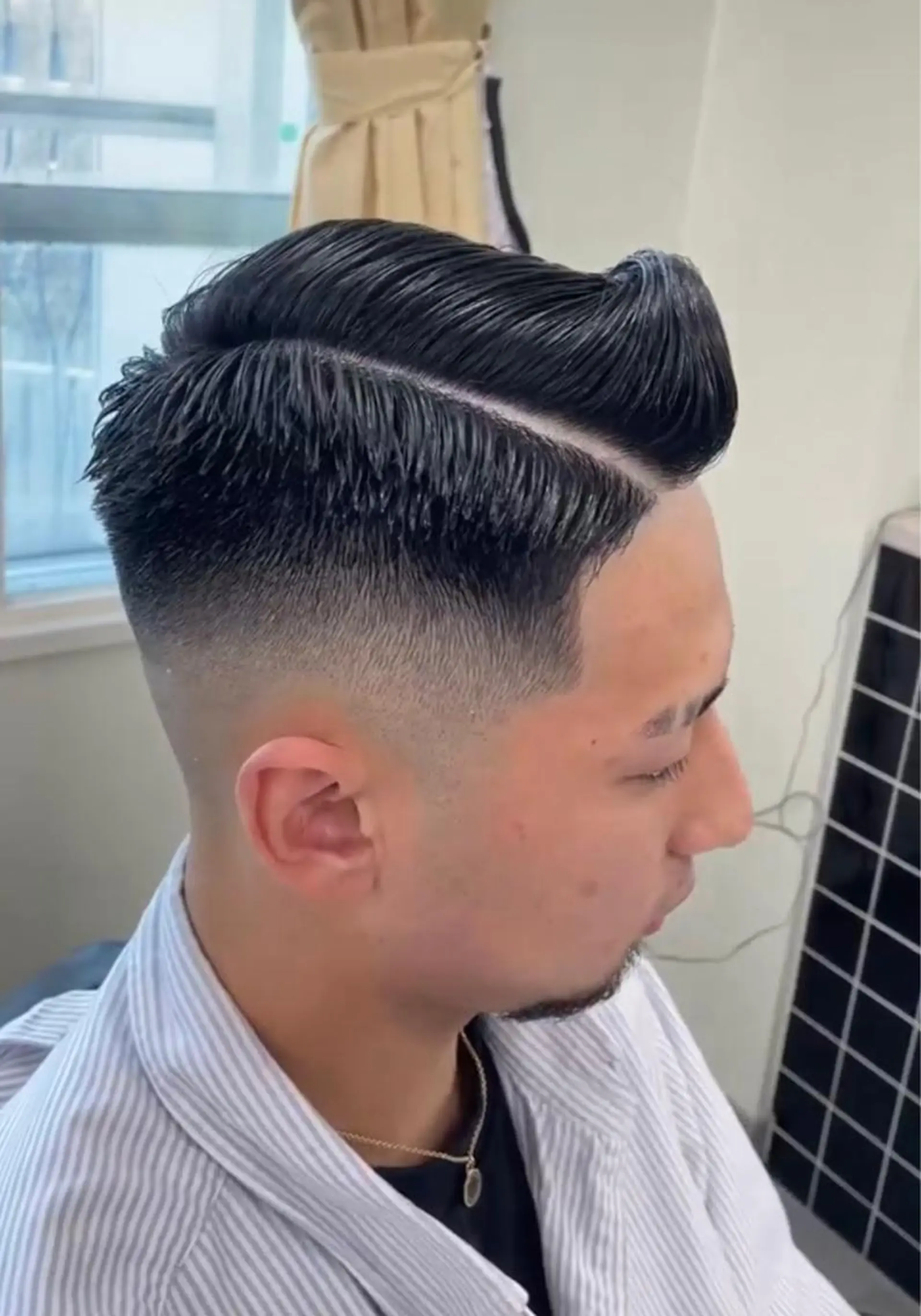 ショート 新宿スキンフェード 佐藤京介のヘアスタイル