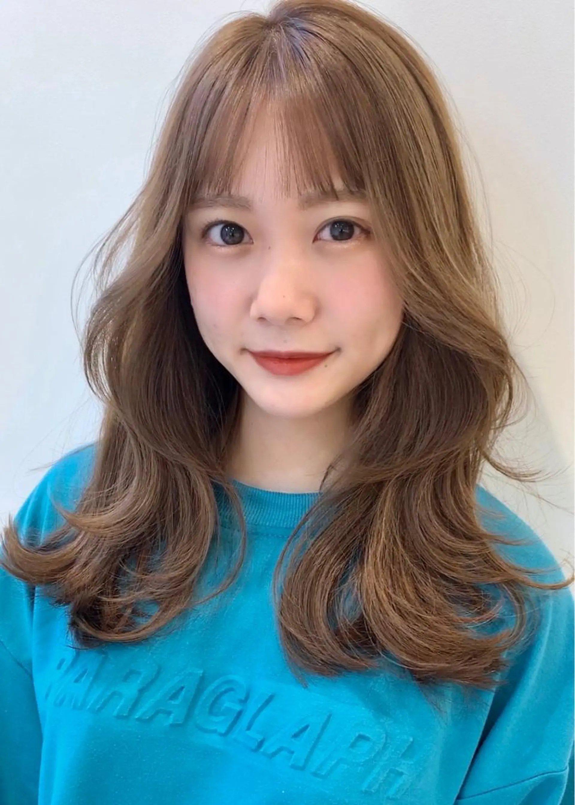 セミロング ブリーチなしダブル/ レイヤーカット 小棹のヘアスタイル