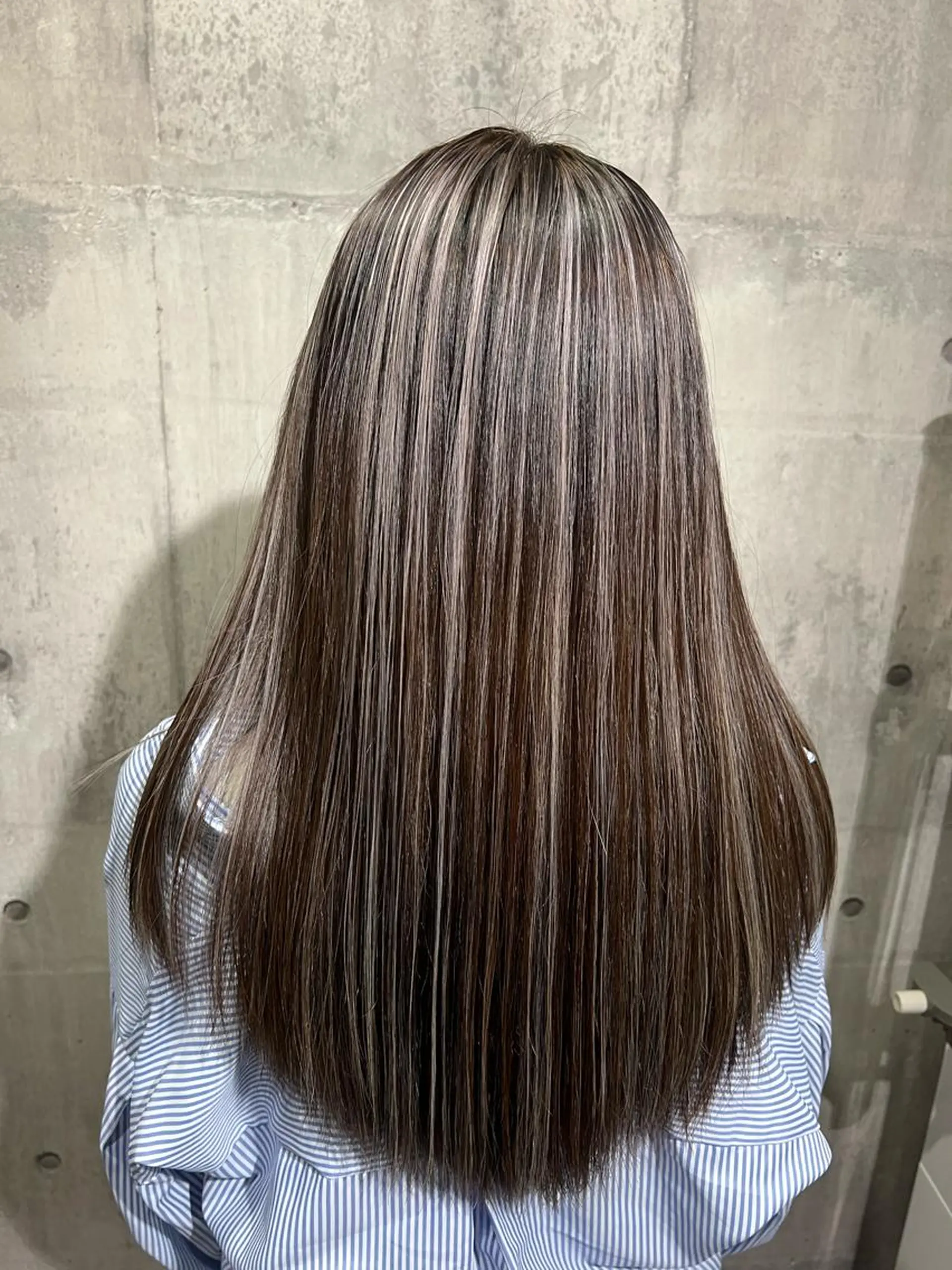 ミディアム カラー ハイライトカラー ハイライト mimiiy梅田 中崎町ハイトーンのヘアスタイル