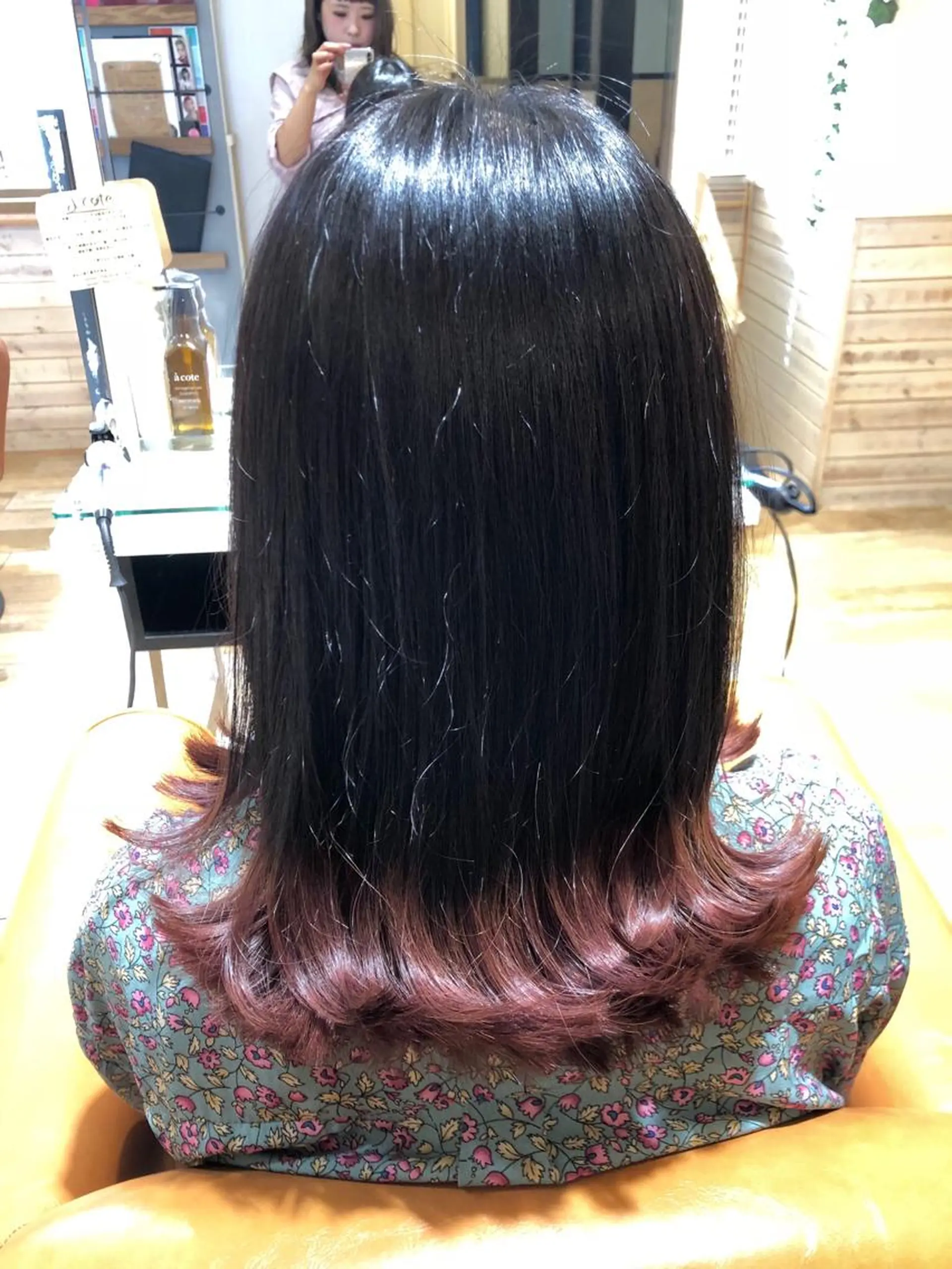 ミディアム カラー 鈴木 亜実のヘアスタイル