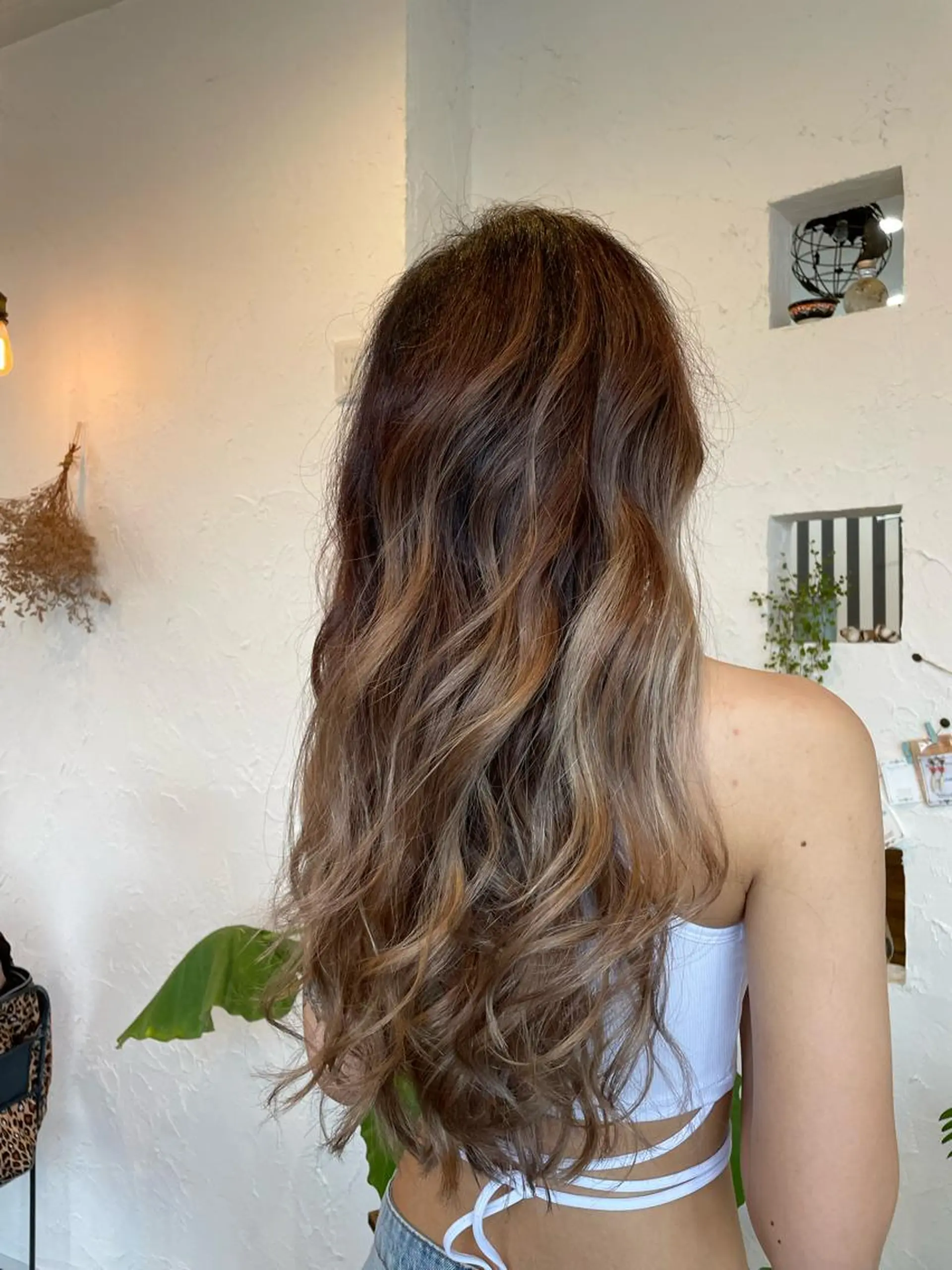 ロング カラー ブリーチ ケアブリーチ グラデーションカラー ヘアカラー 🌸小掛🌸 豊橋外国人風カラーのヘアスタイル