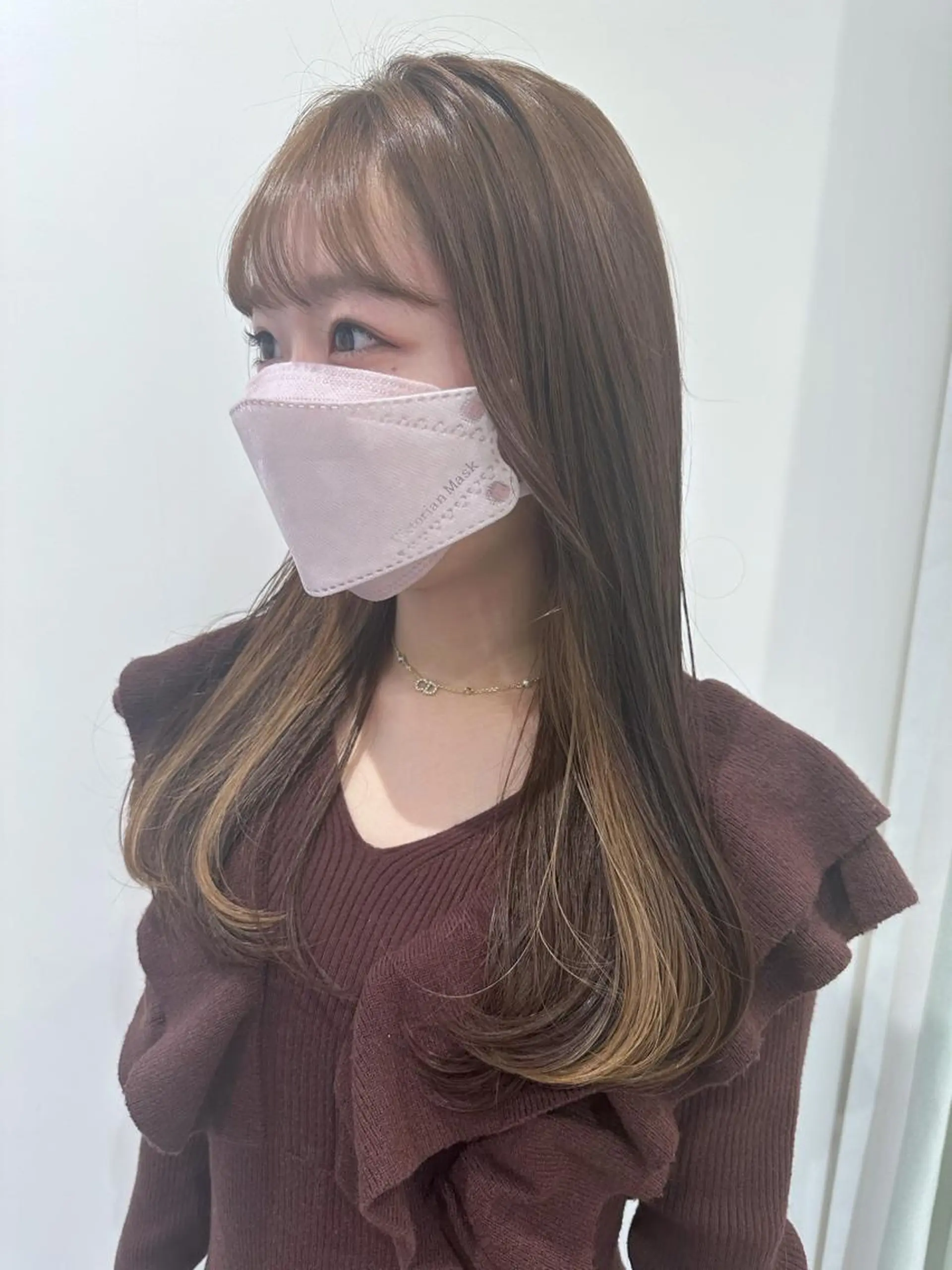 ロング カラー カット ヘアカラー ベージュ/インナー カラー🤍Rieのヘアスタイル