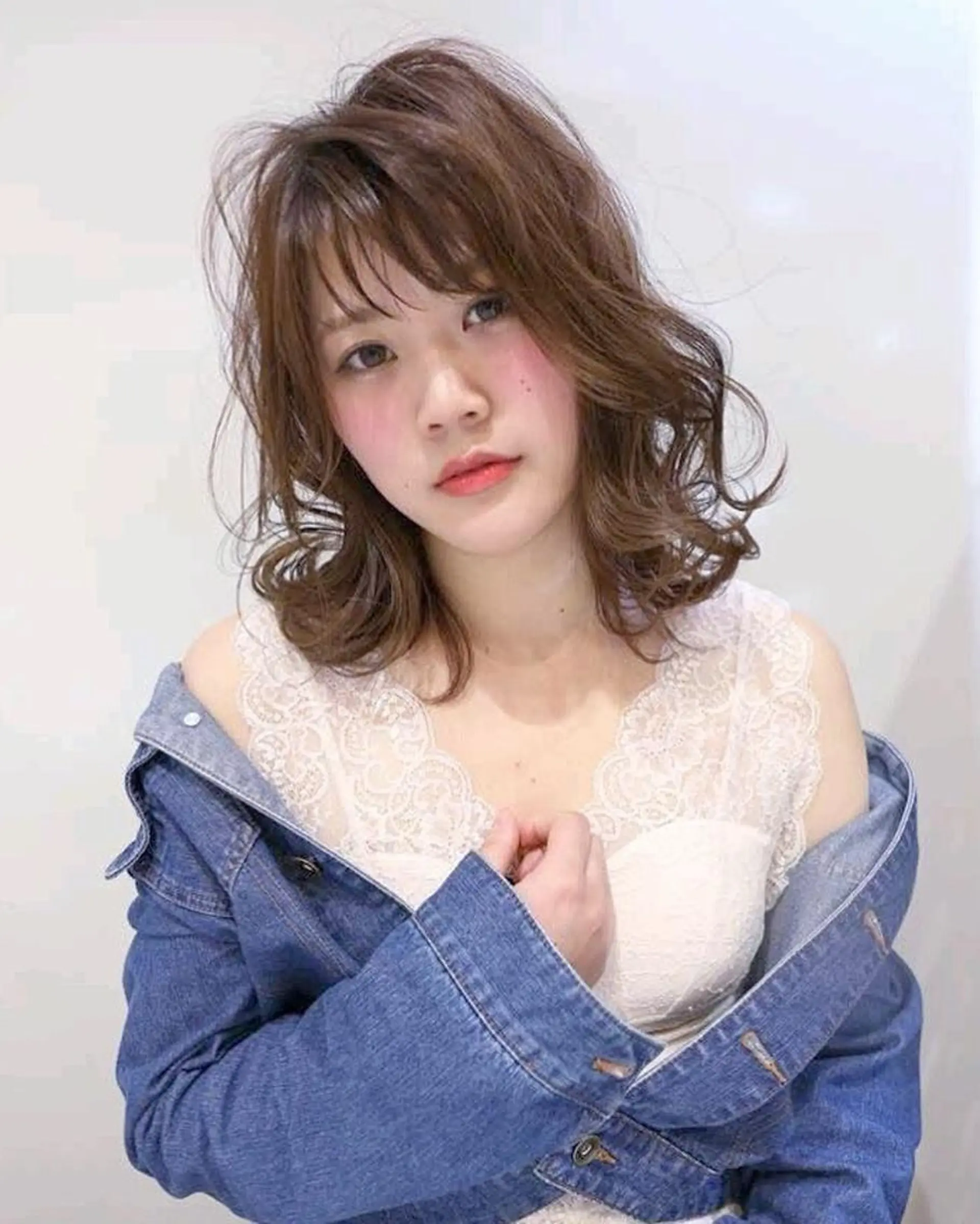 カラー セミロング ヘアカラー トリートメント ブリーチ/ヘアケア/ 艶髪/イギチハルのヘアスタイル