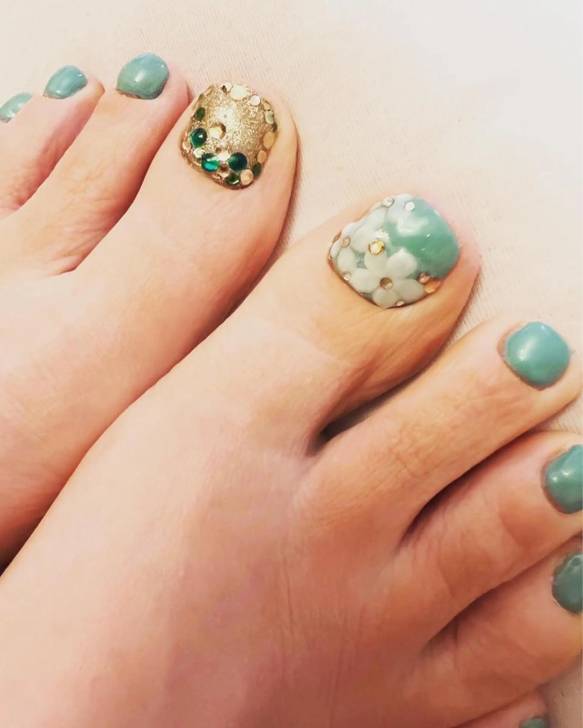 ネイル フットネイル O. YUMIKOのネイルデザイン