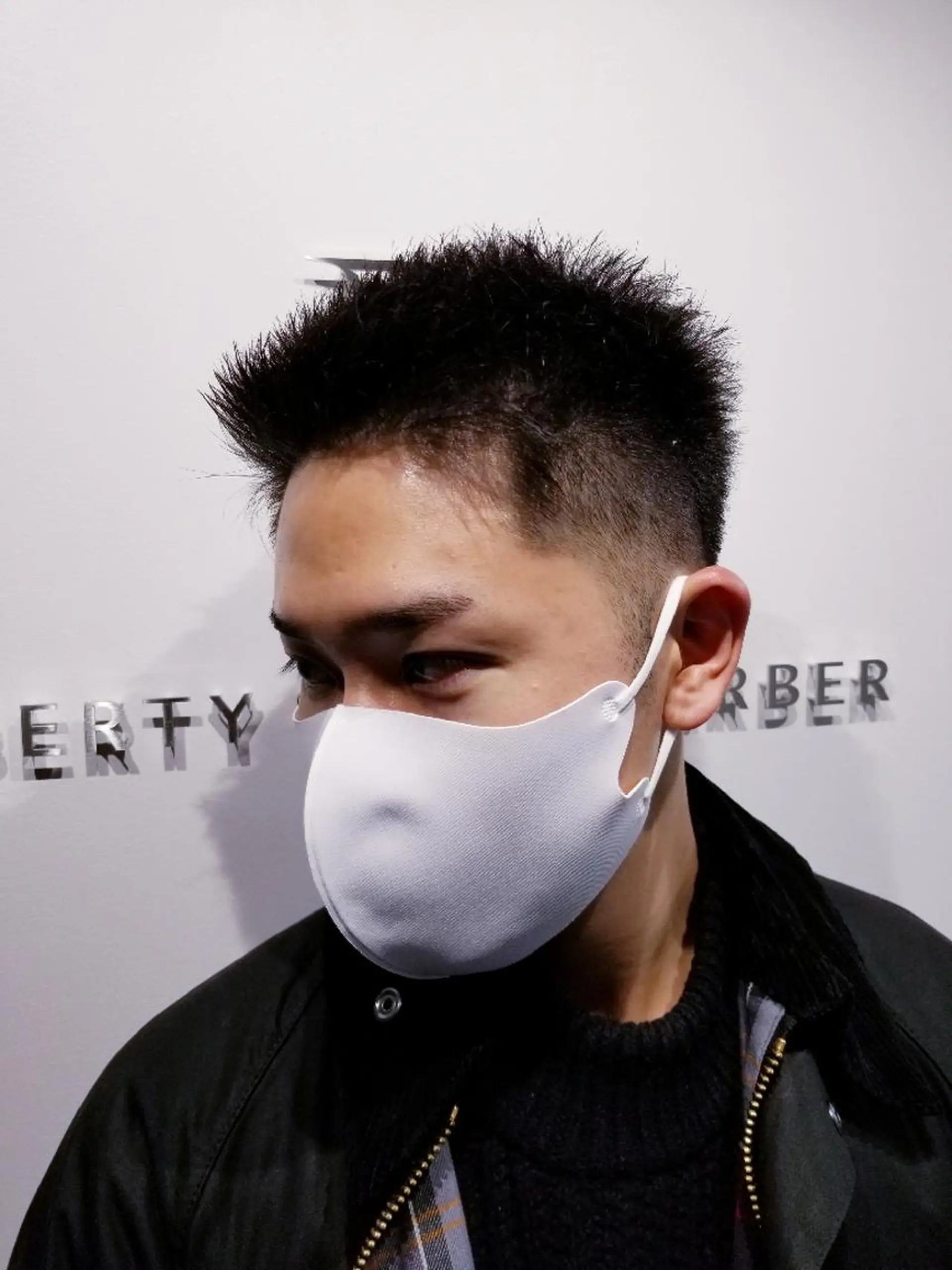 ショート メンズ メンズブリーチ ビジネス フェードカット メンズ韓国風 マッシュ LIBERTY・野地 barber  NDのヘアスタイル