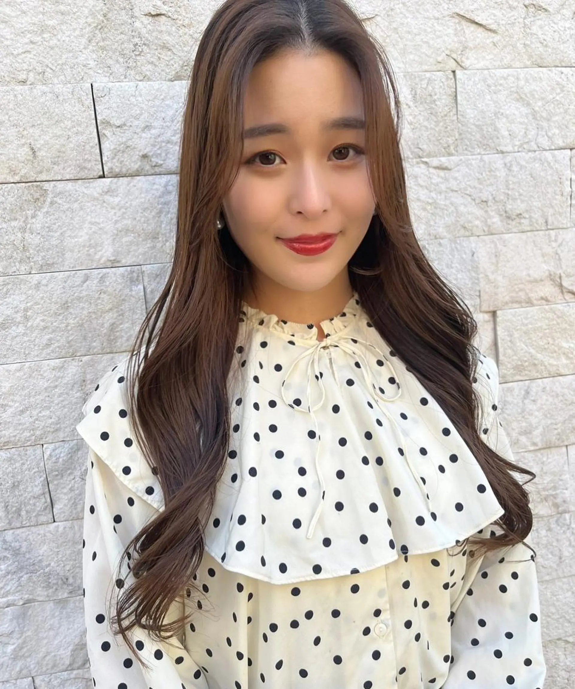 ミディアム カラー ヘアアレンジ ミディアムパーマ ベージュカラー 透明感カラー ハイライトカラー ミルクティーベージュ 韓国/髪質改善💘 櫻井かれんのヘアスタイル