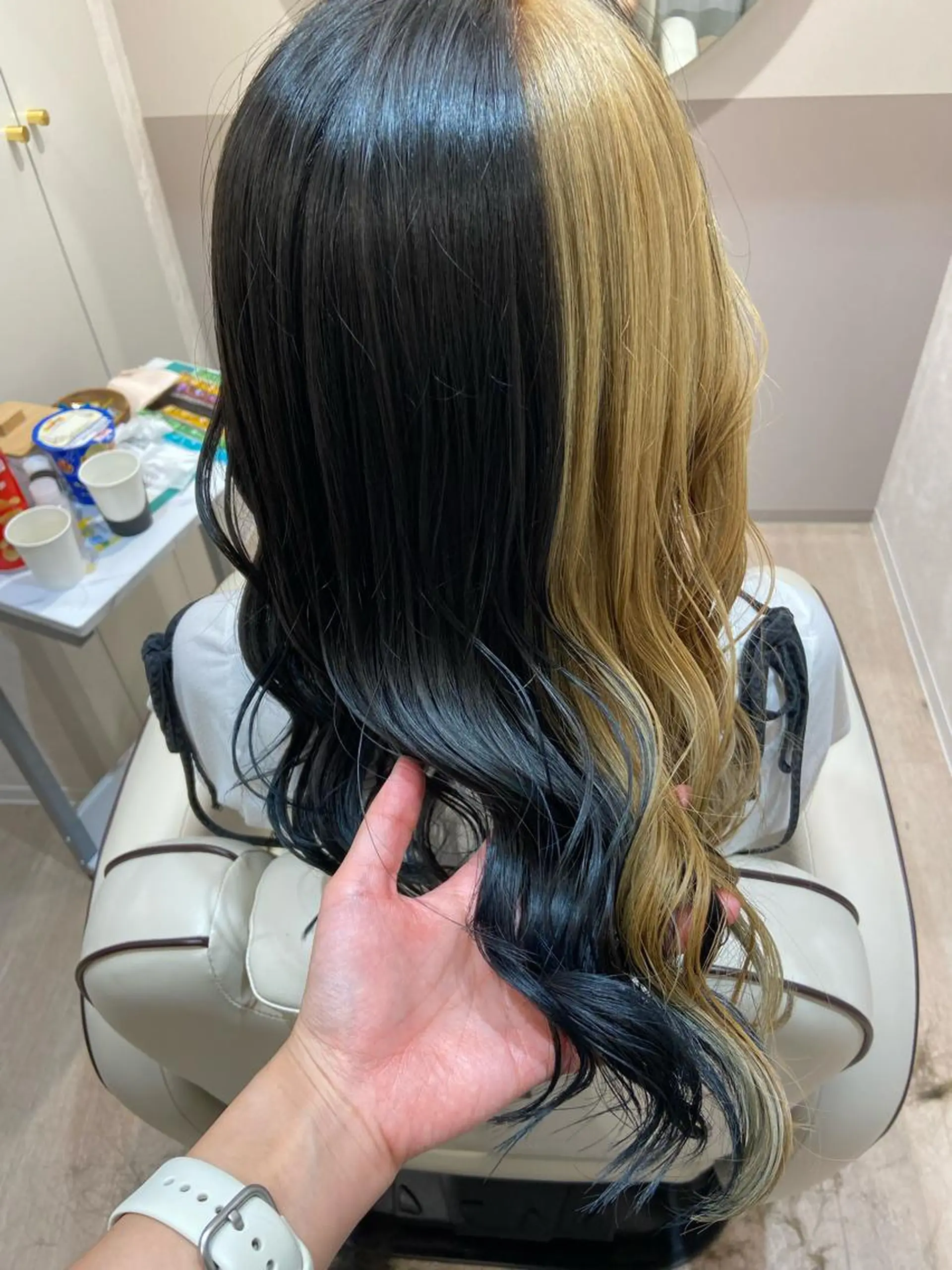 ロング カラー ダブルカラー チナツ ，のヘアスタイル