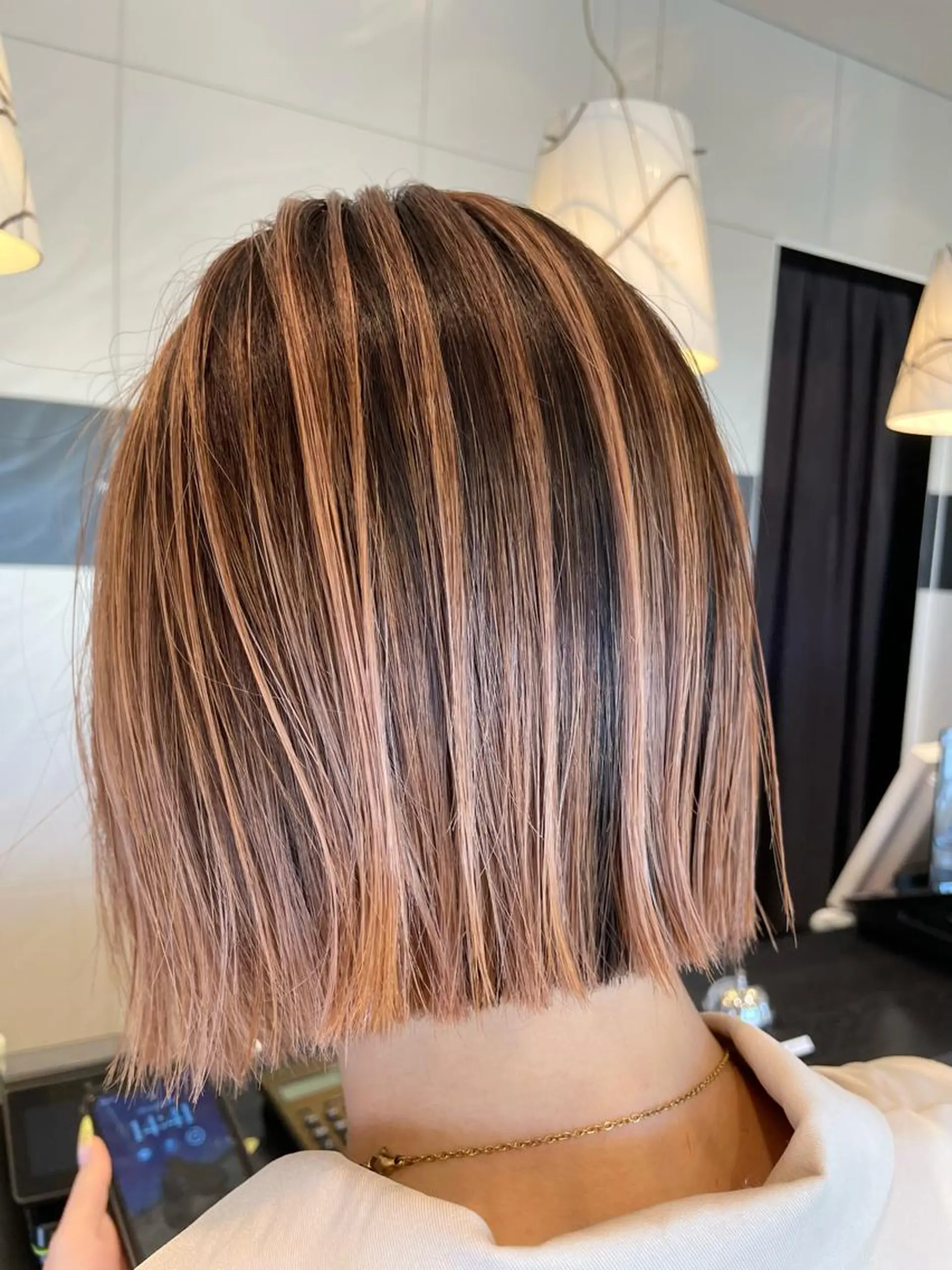 ショート カラー バレイヤージュ レイヤーカット 横倉 宏樹のヘアスタイル