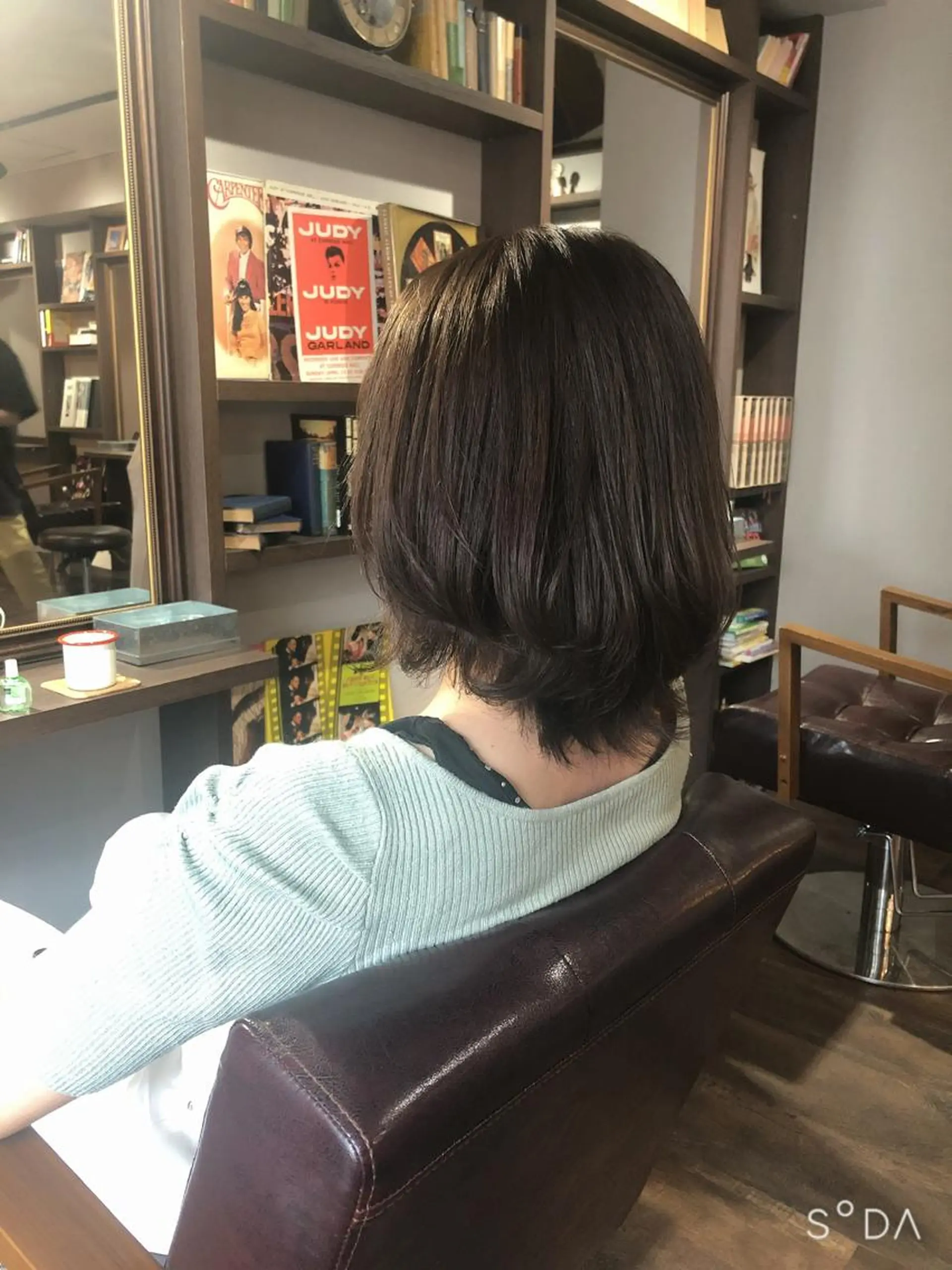 ミディアム 🟢ウルフ／スパイラ ルパーマ／大西🟢のヘアスタイル