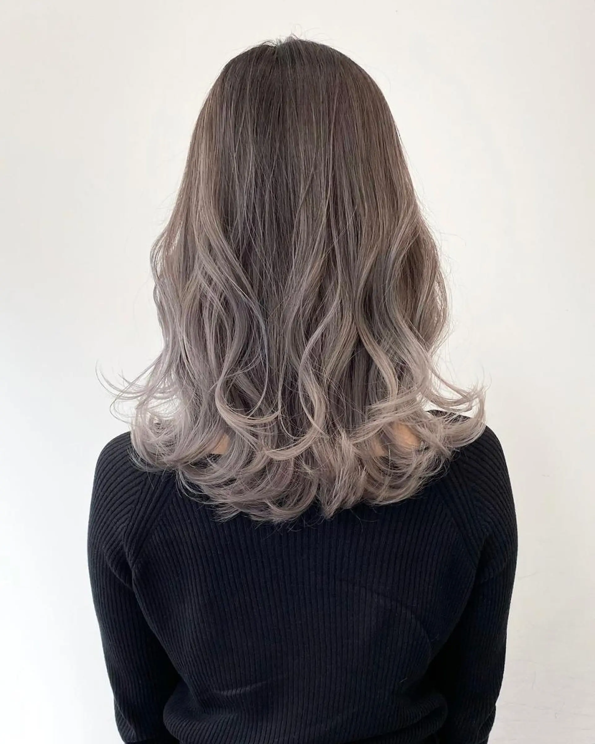 ミディアム 公式 Ease by amble luxeのヘアスタイル
