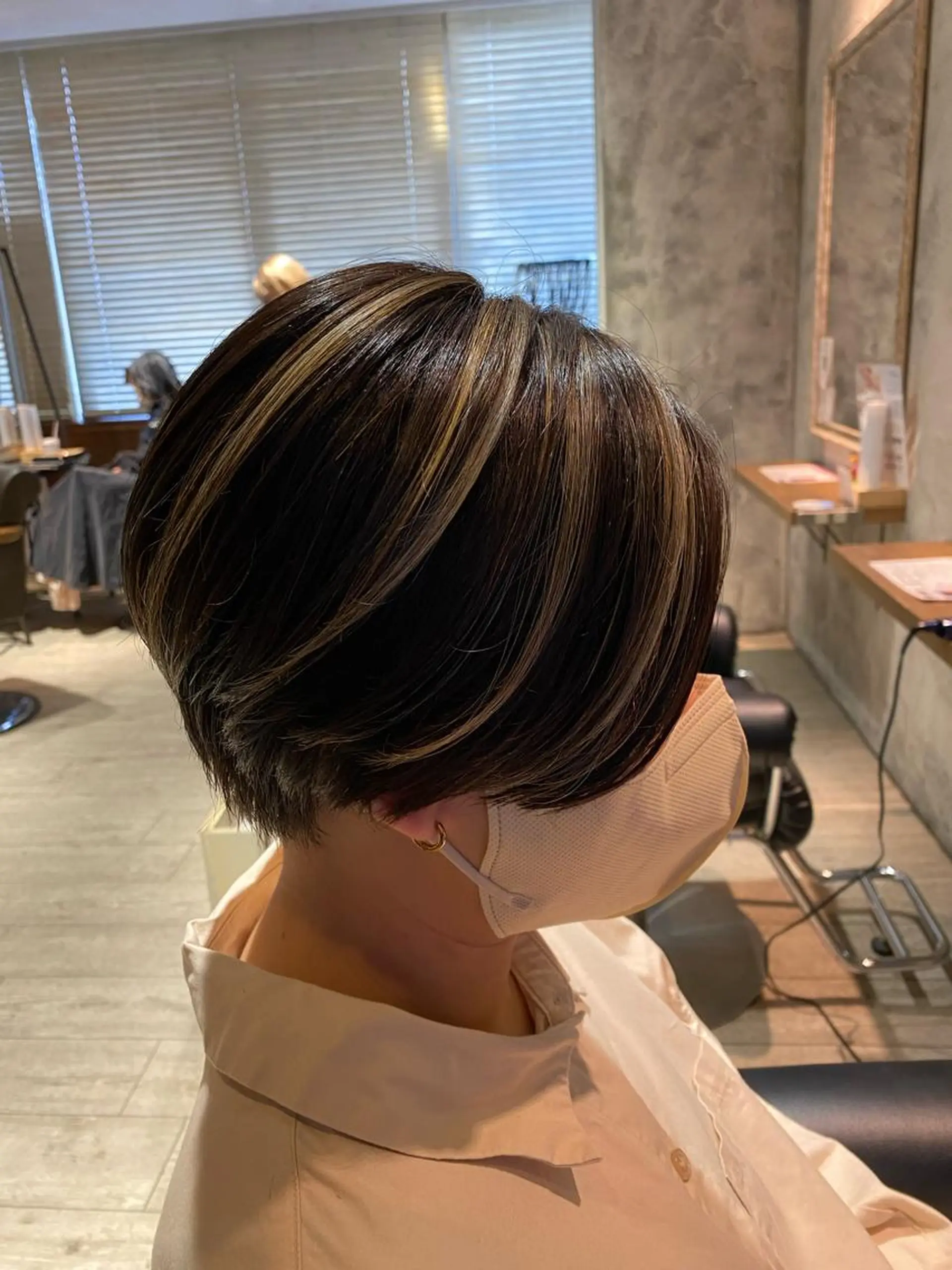 ショート カラー ヘアアレンジ ハイライトカラー ハイライト ショートヘア カット ヘアカラー MODE K’s川西 瀧尻光のヘアスタイル