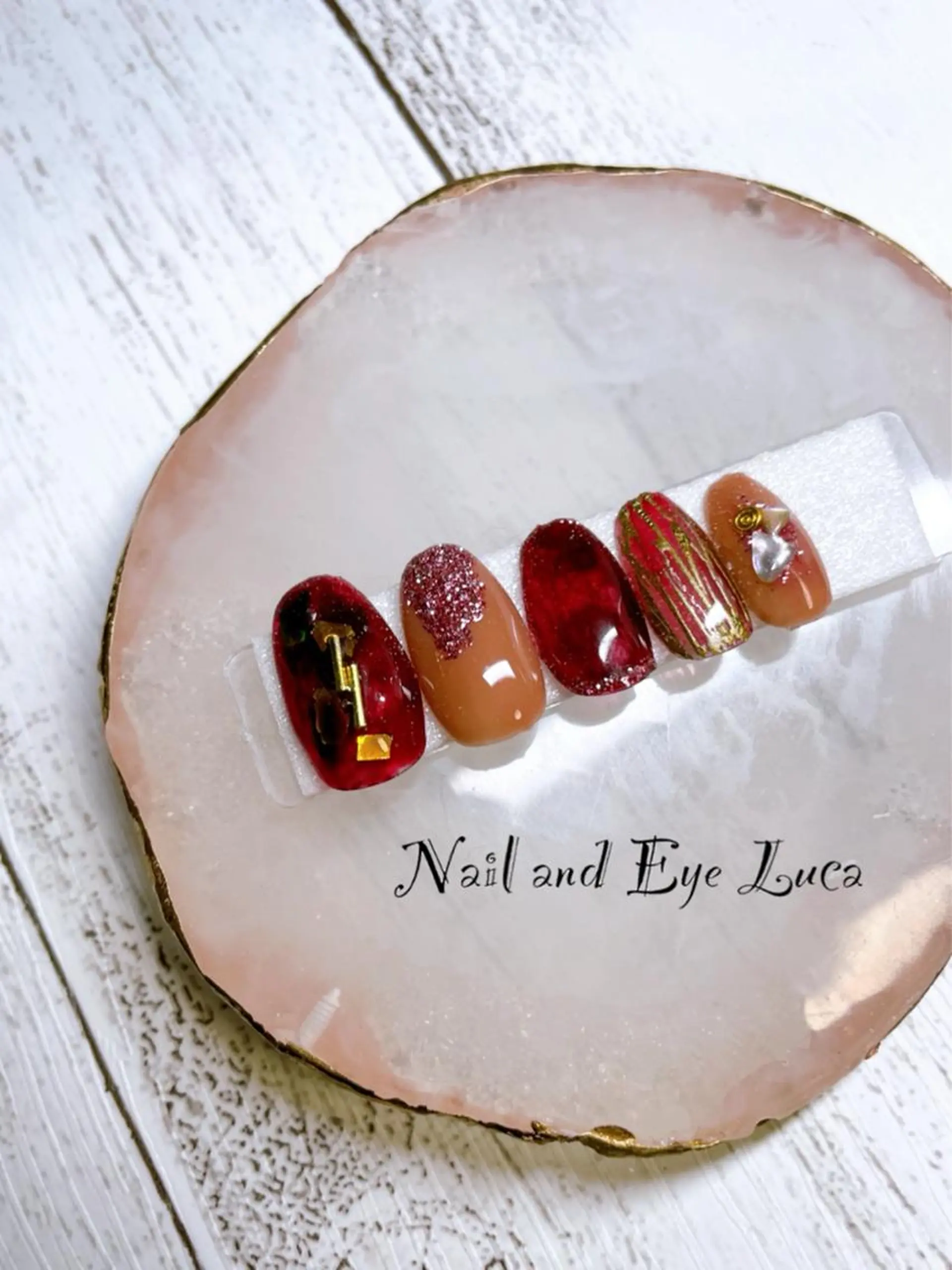 ネイル NailandEye Lucaのネイルデザイン