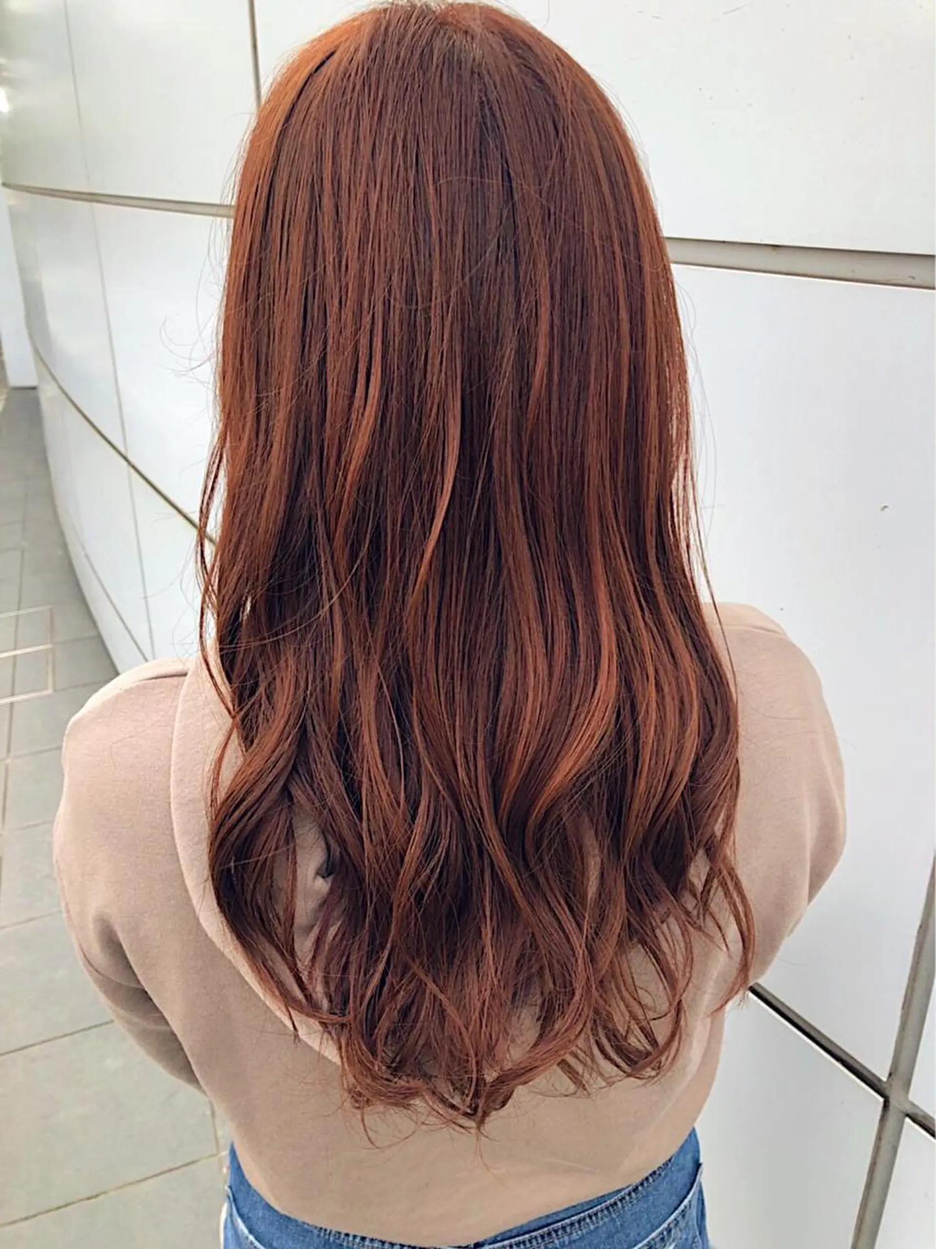 ロング カラー ベージュカラー ブリーチ ブリーチなしカラー オレンジ オレンジベージュ ヘアカラー トリートメント agee所属・伊藤 慶太のヘアスタイル