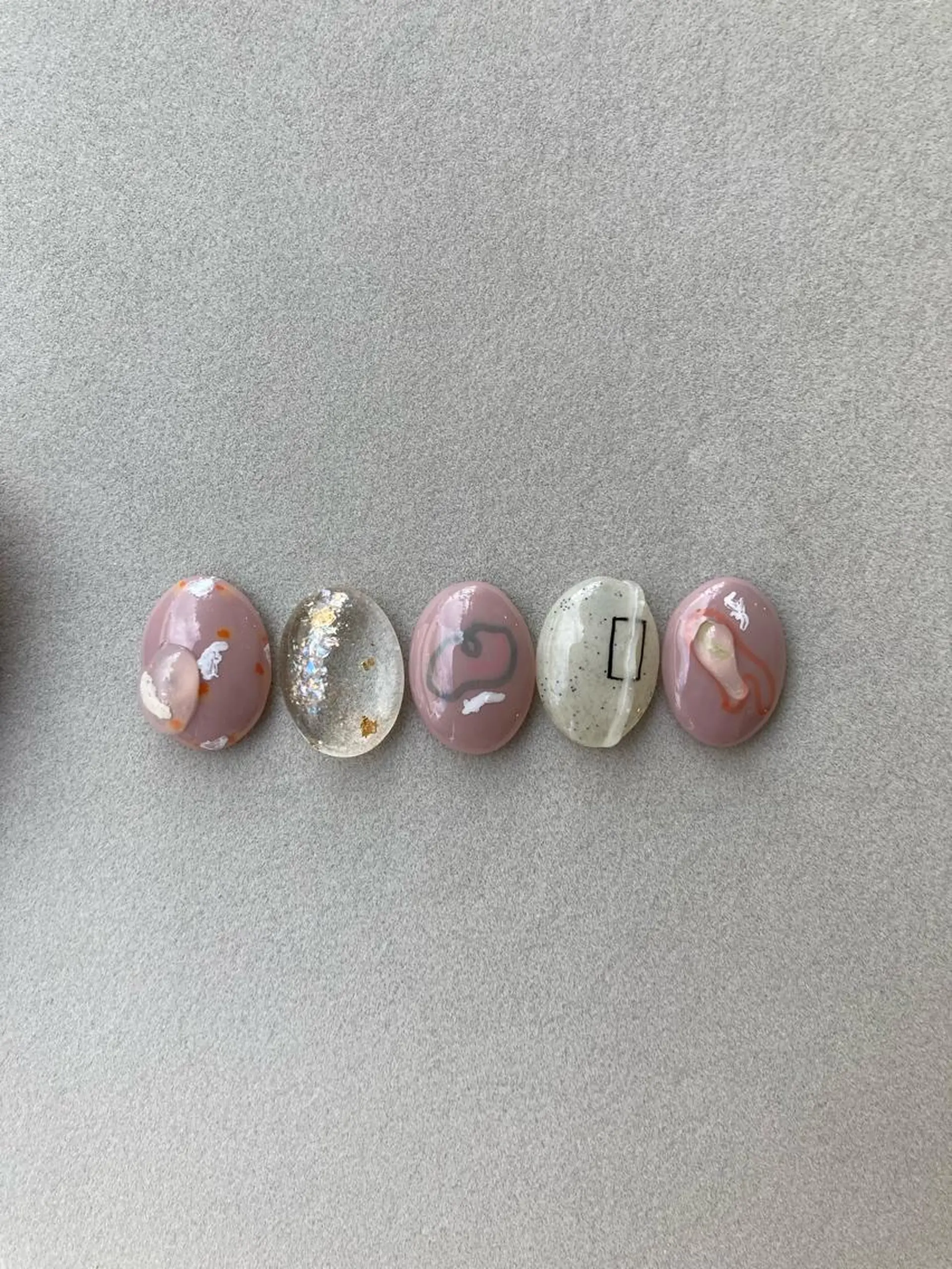 ネイル nailsalon　hue所属・小山 羽奈のネイルデザイン