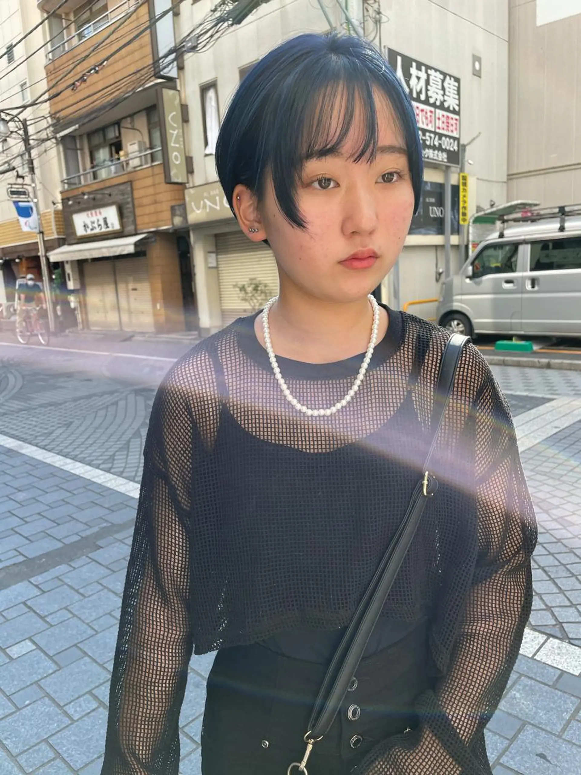 ショート カラー ブリーチ ネイビーカラー ヘアカラー ナチュラル透明感🌱 小山美樹子のヘアスタイル