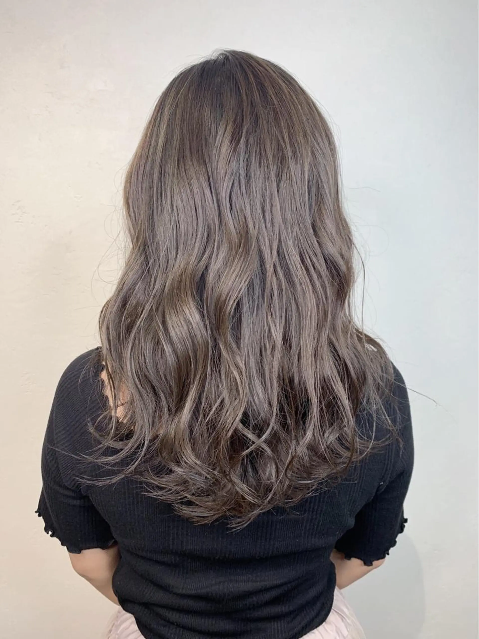 セミロング カラー _WHITE＋ 南海難波店のヘアスタイル