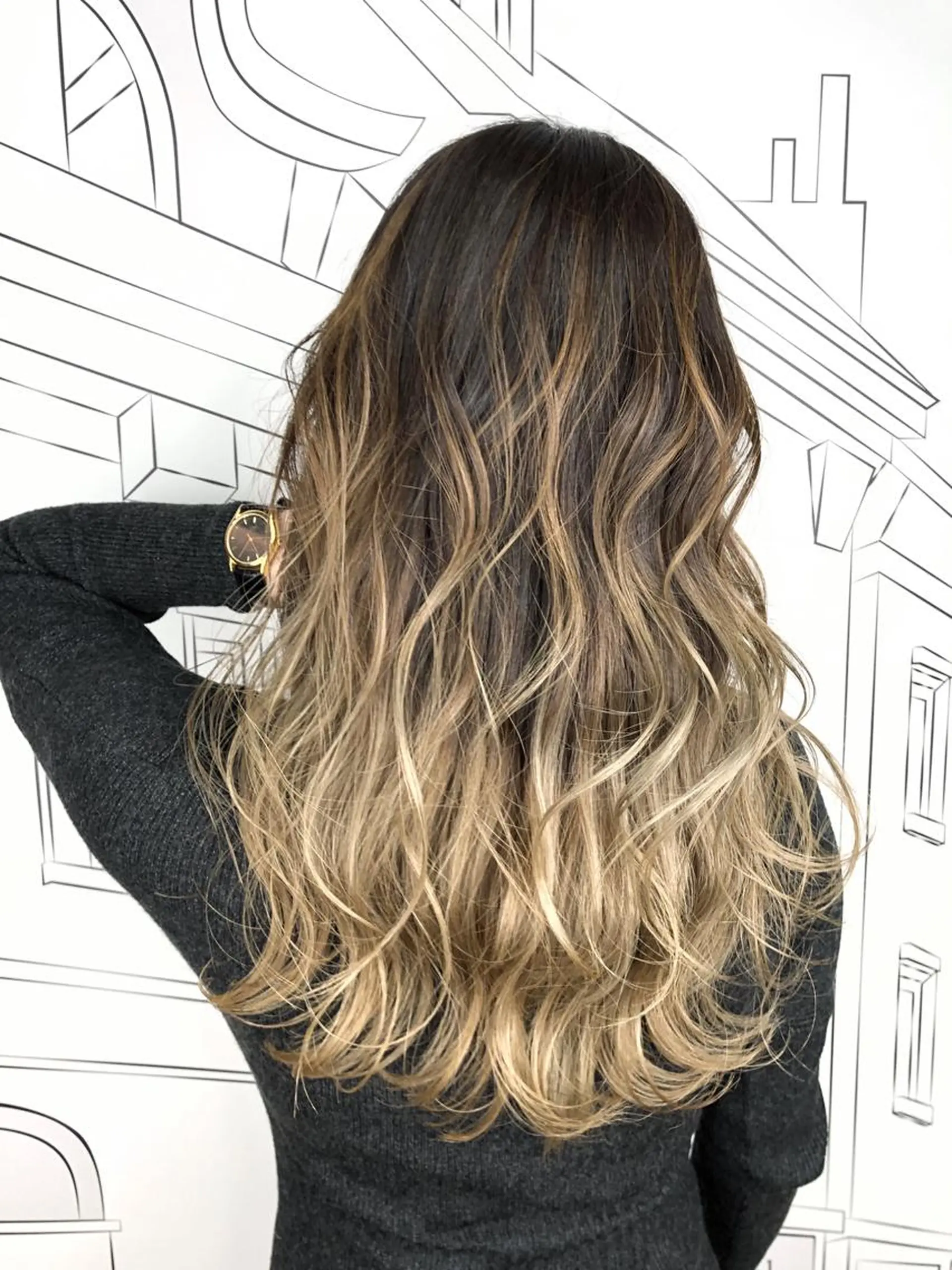 セミロング カラー バレイヤージュ ブロンド 外国人風カラー レイヤーカット レイヤー⭐️カラー ⭐️平川雅史のヘアスタイル