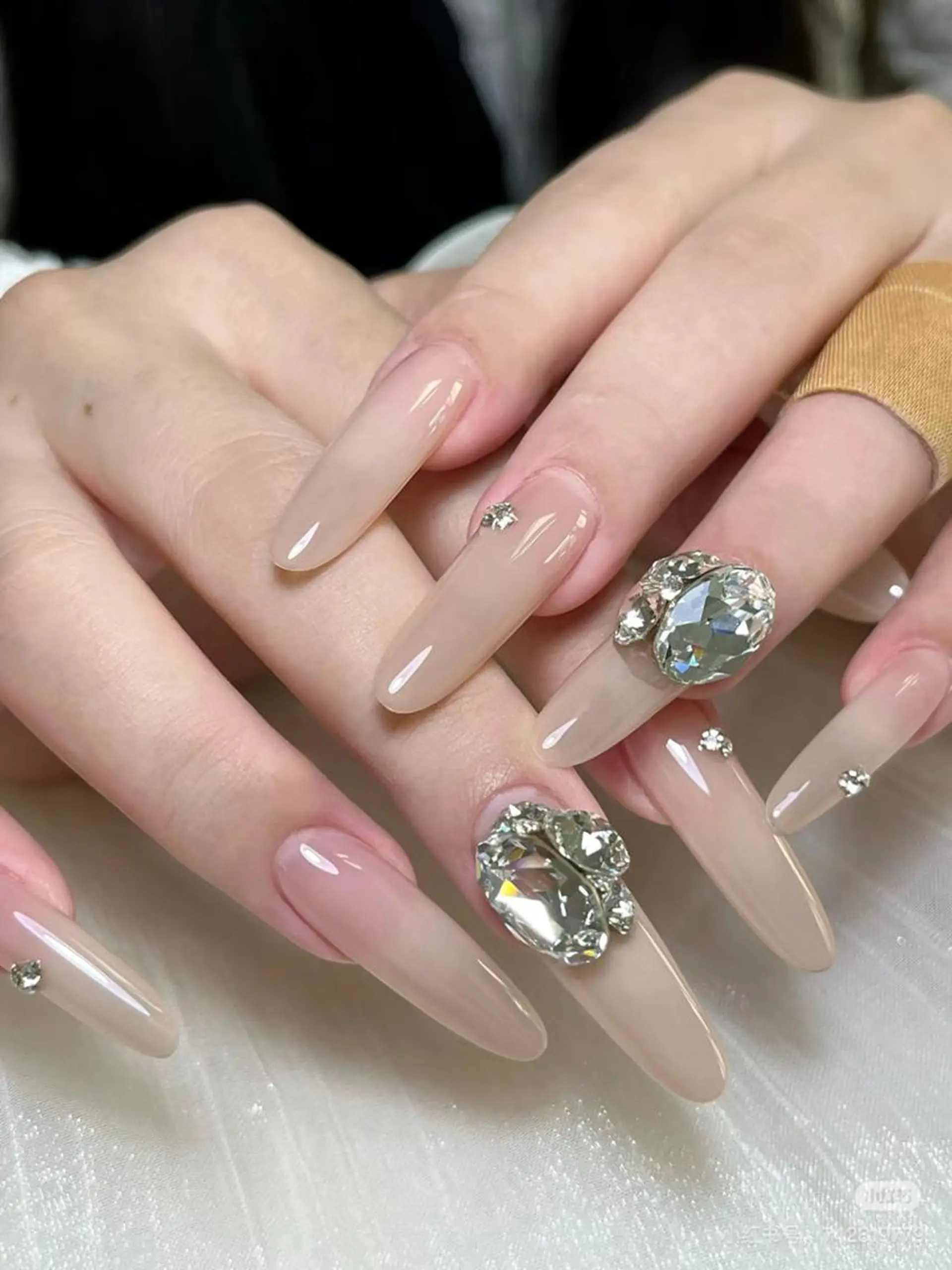 ネイル チークネイル 長さ出し フレンチネイル ジェルネイル ガラスフレンチ ハンドネイル リラネイル Aikenのネイルデザイン