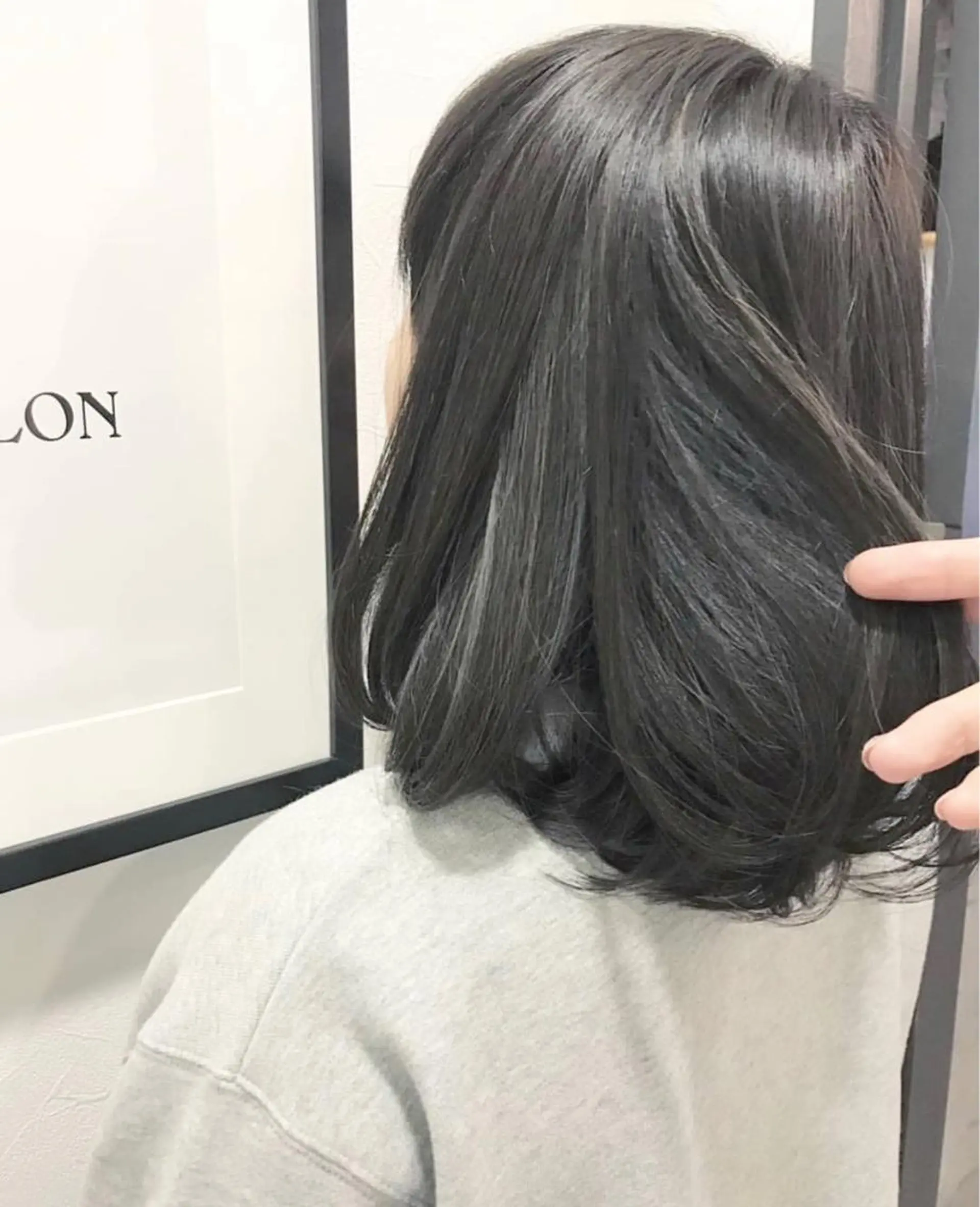 ミディアム カラー Ｒ HAIR SALON所属・RHAIRSALON 西山梓のヘアスタイル