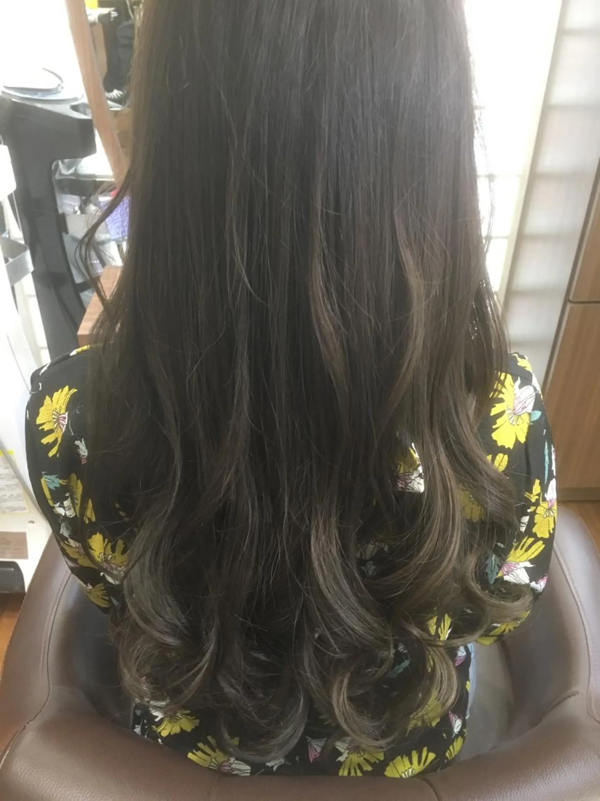 カラー ブリーチ 透明感カラー ダブルカラー グレージュ シェアサロン　シエナ所属・東條 克義のヘアスタイル