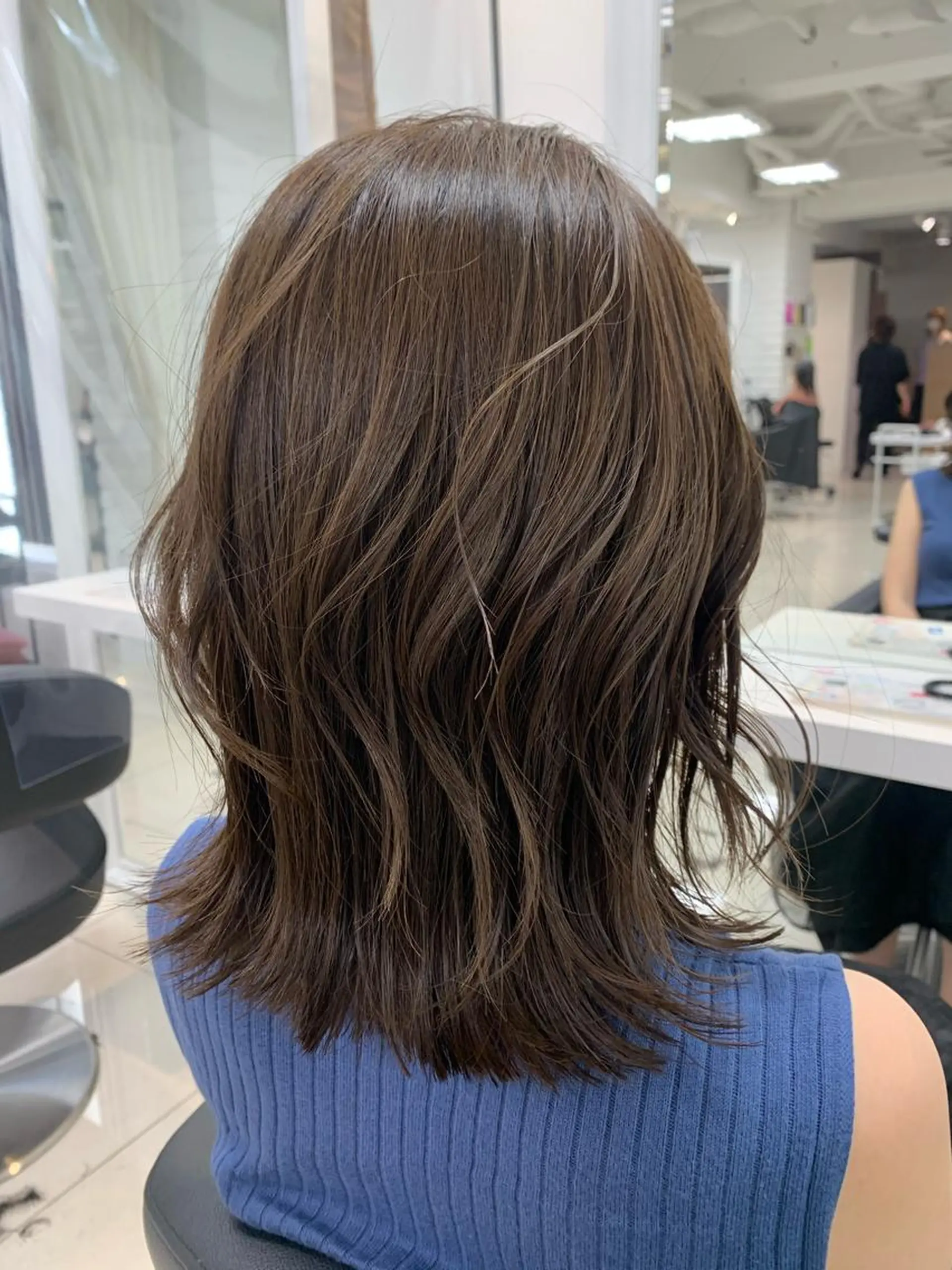 ミディアム カラー 外ハネヘア カット ヘアカラー 【美髪ソムリエ】 ✂️✨飯田哲也のヘアスタイル