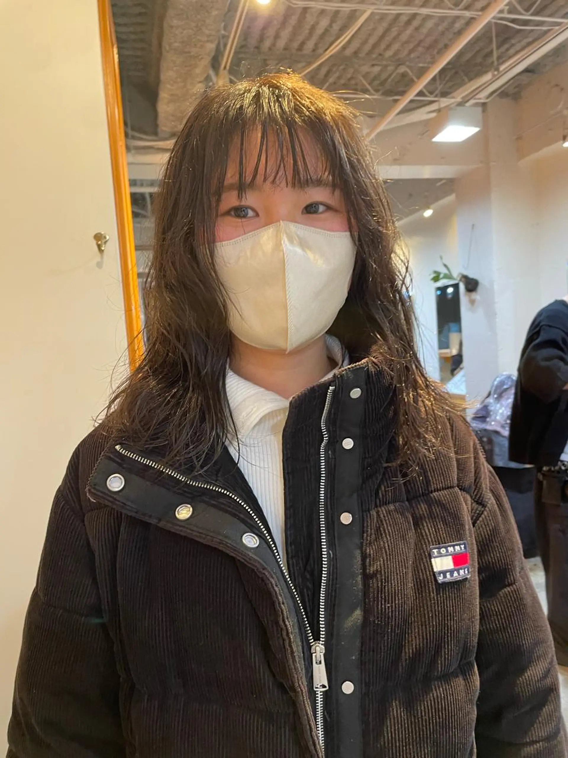 ミディアム カラー パーマ ミディアムパーマ グレージュ レイヤーカット カット ヘアカラー パーマ トリートメント レイヤー／似合わせ TAKUYAのヘアスタイル