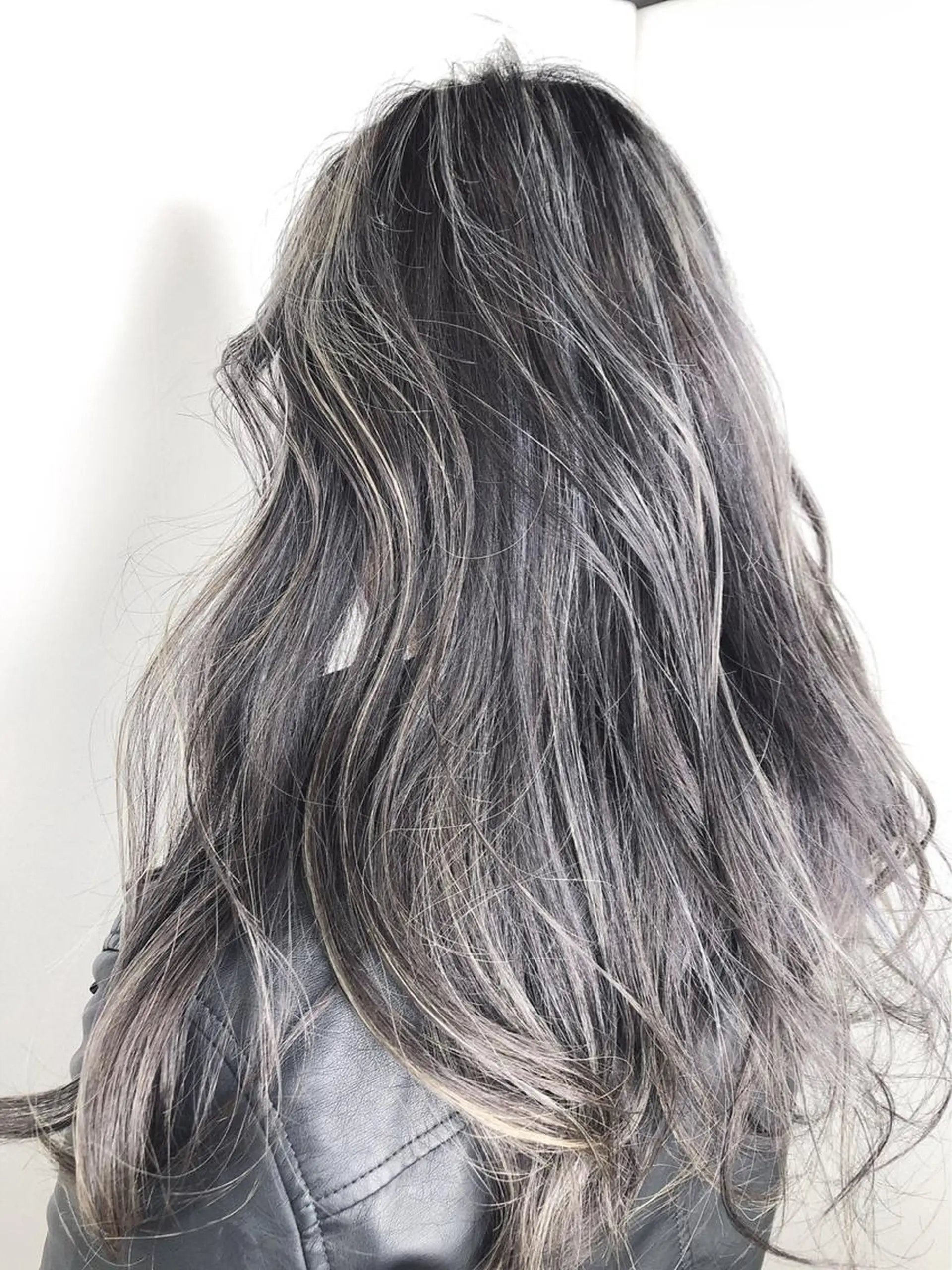 ロング カラー ハイライトカラー ハイライト ヘアカラー トリートメント 田中 アキオのヘアスタイル