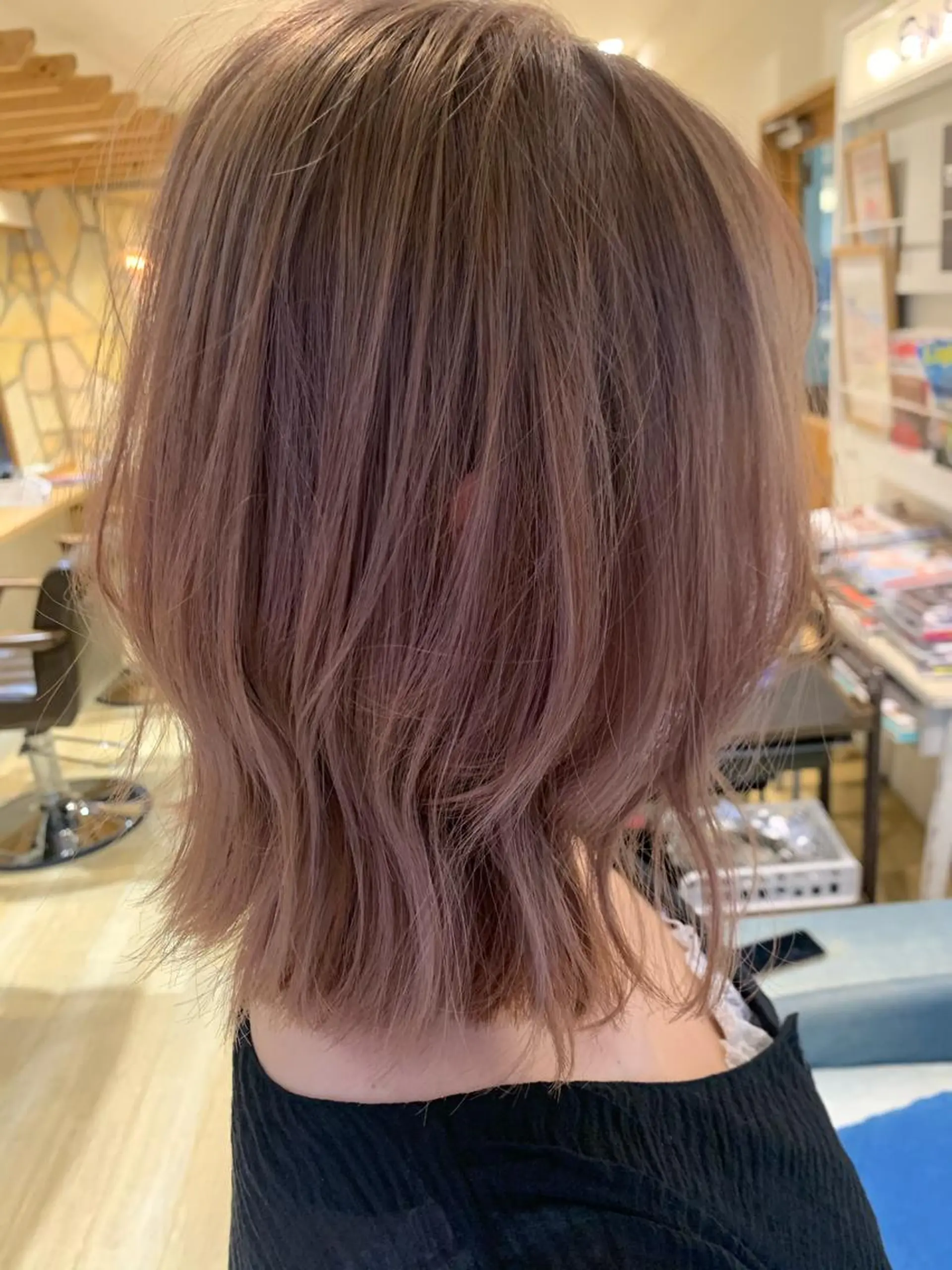 ミディアム ヘアカラー トリートメント 渋谷ハイトーン/ デザインカラー阿部のヘアスタイル