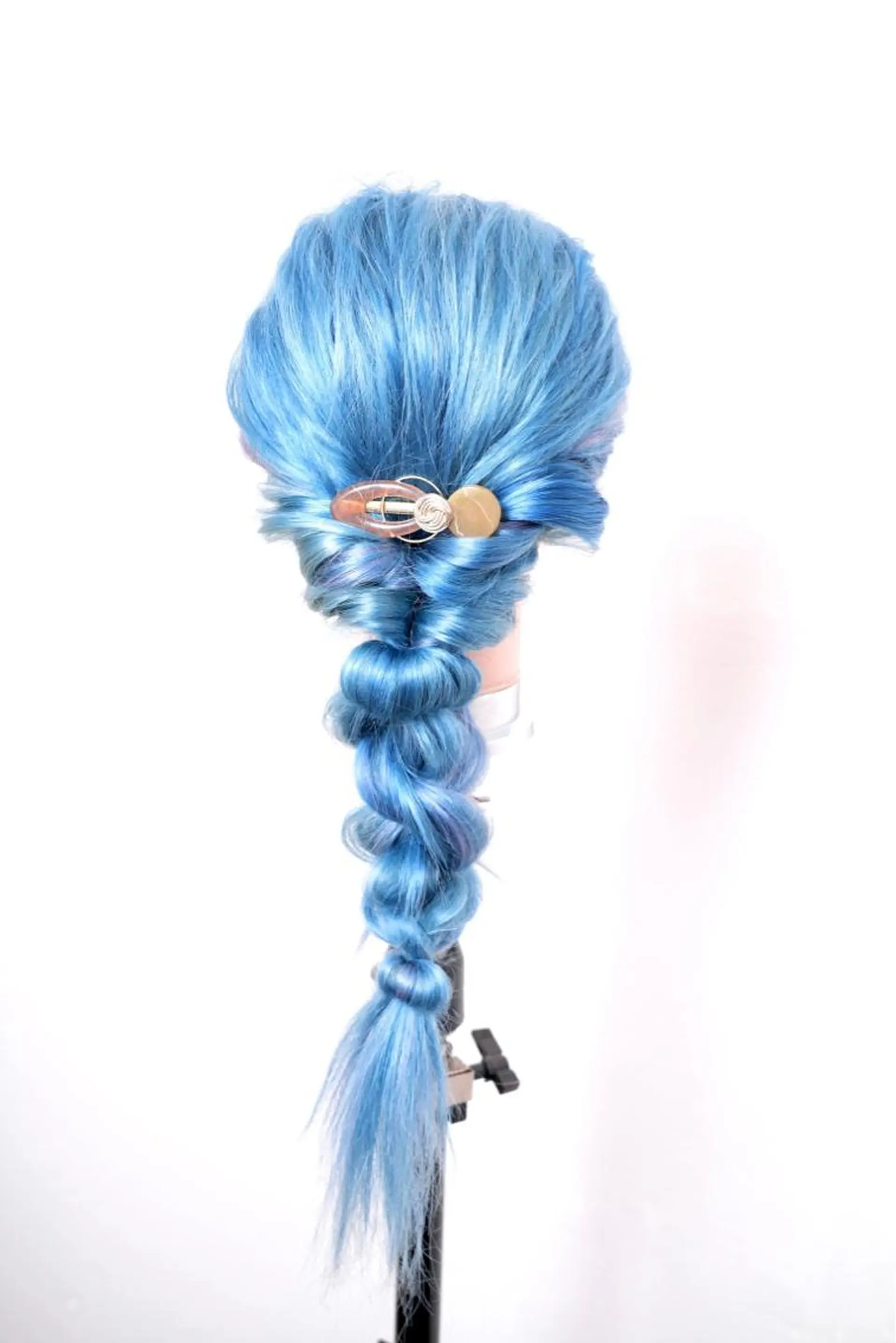 ロング パーマ ヘアアレンジ 推し活専用 【派手髪】飯野ゆかりのヘアスタイル