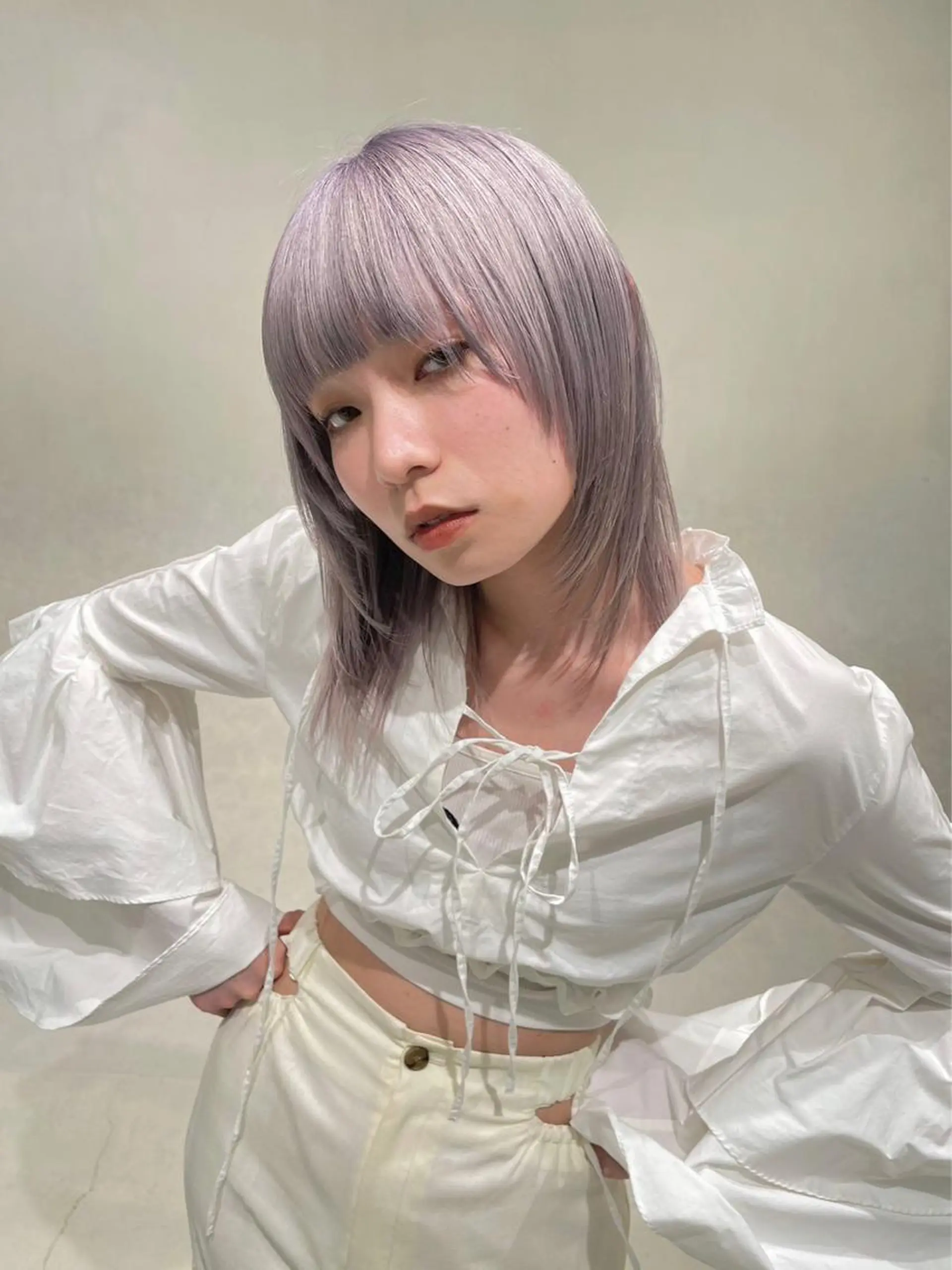 ミディアム カラー カット ヘアカラー トリートメント 梅田ハイトーン チダ ヒナノのヘアスタイル