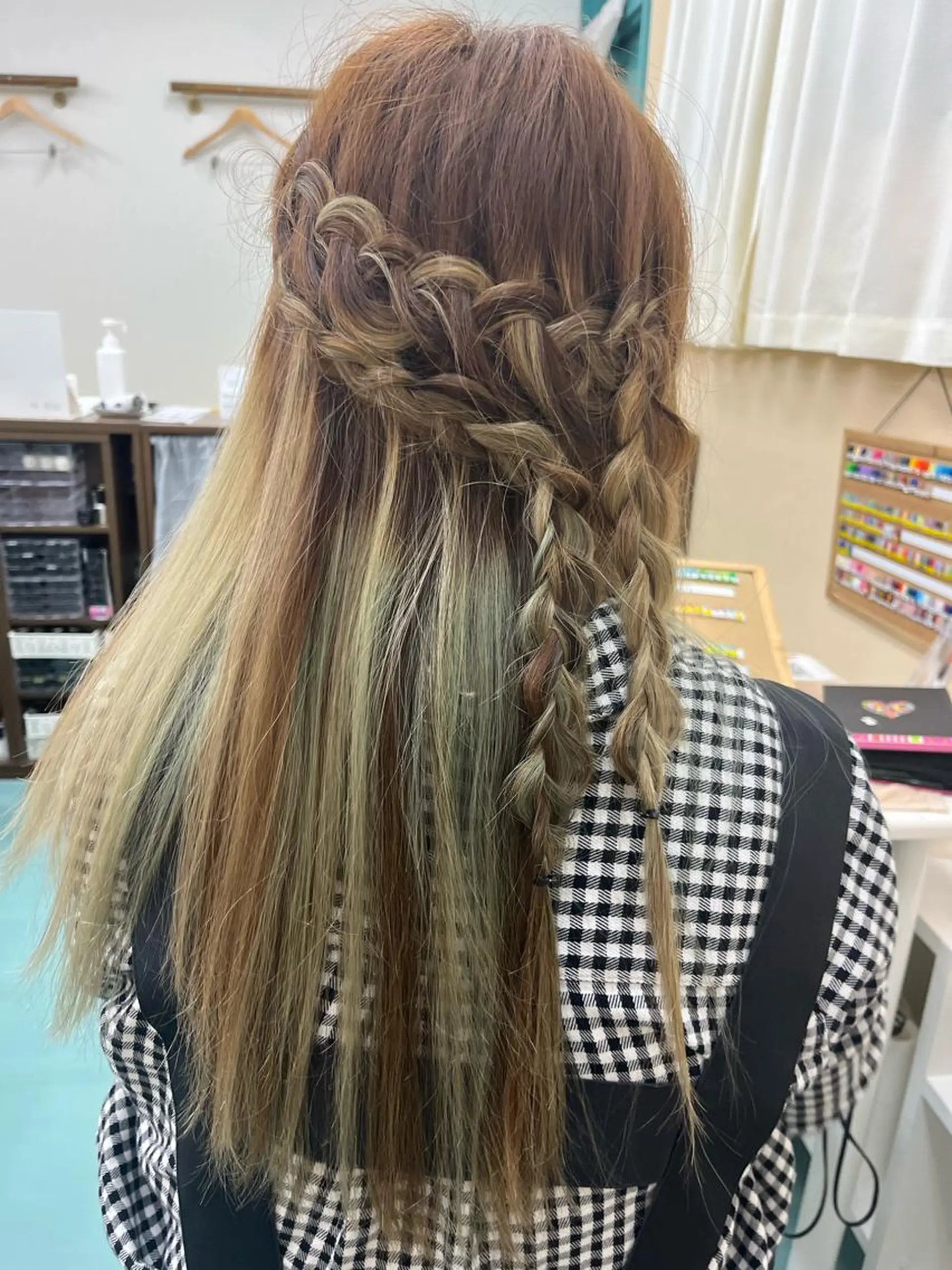 ロング ヘアアレンジ 外山 理都子のエステ・リラクイメージ