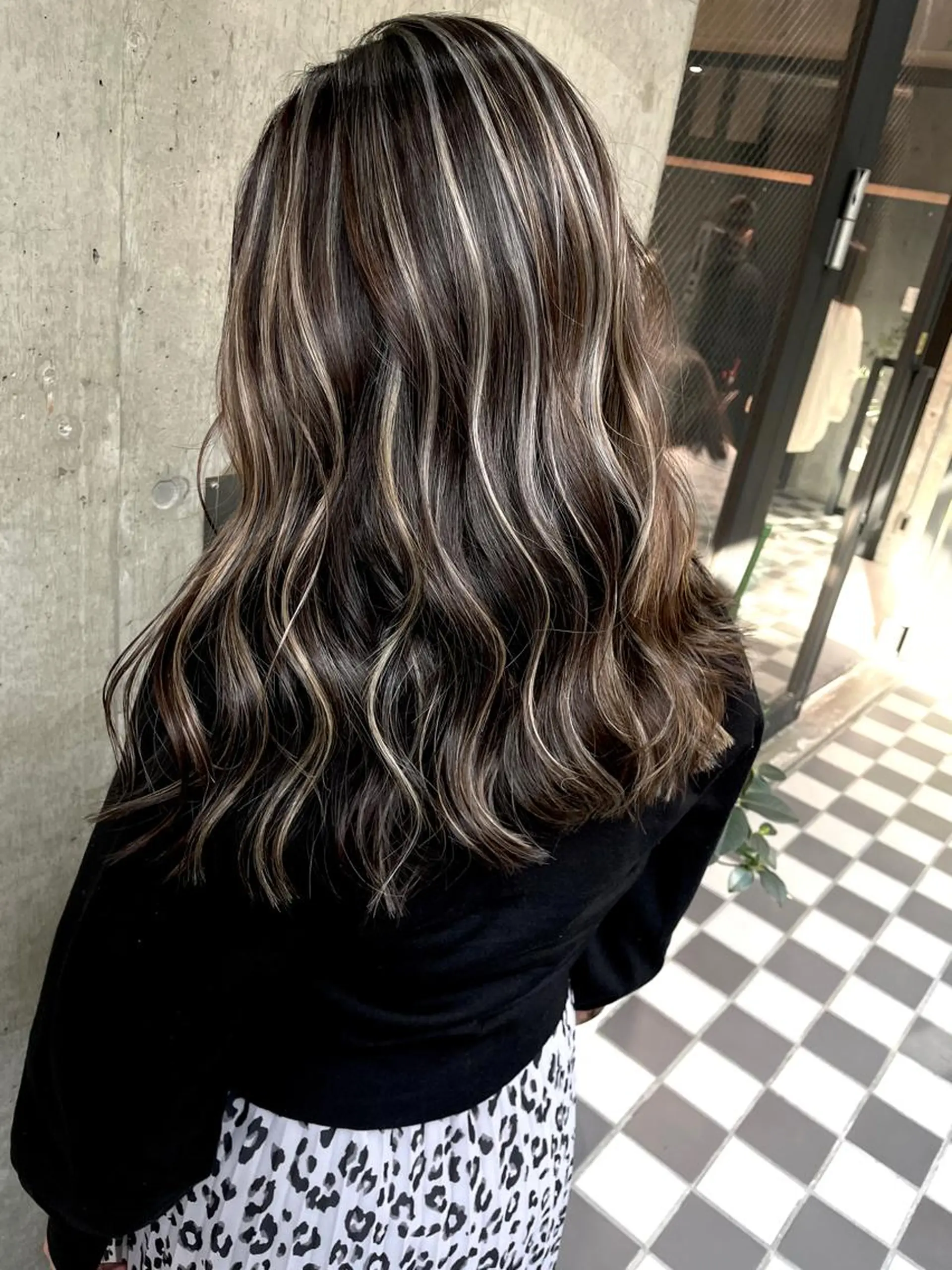 セミロング カラー ハイライトカラー ハイライト ヘアカラー SALOWIN  原宿ash所属・タナカ タクヤのヘアスタイル