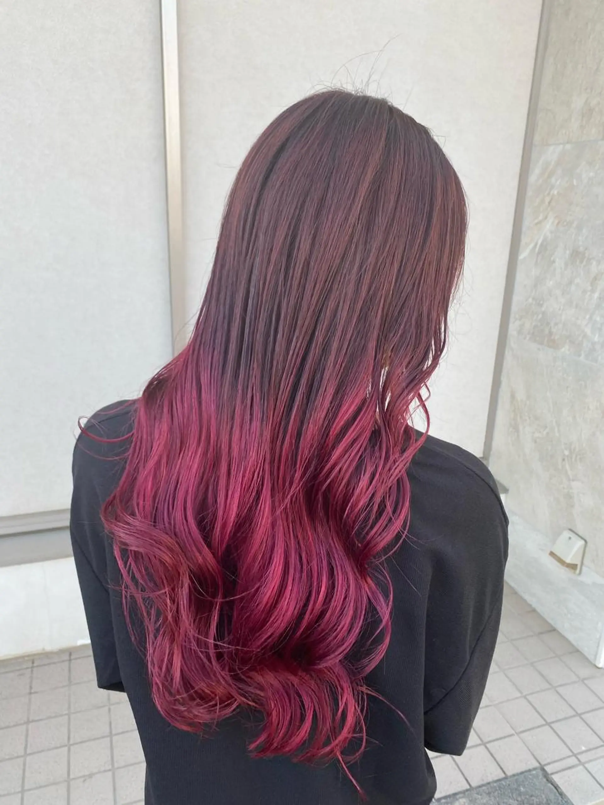 ロング カラー ヘアアレンジ バレイヤージュ ブリーチ ピンクカラー レイヤーカット ヘアカラー 渡辺　亮/ 白髪ぼかし/髪質改善のヘアスタイル