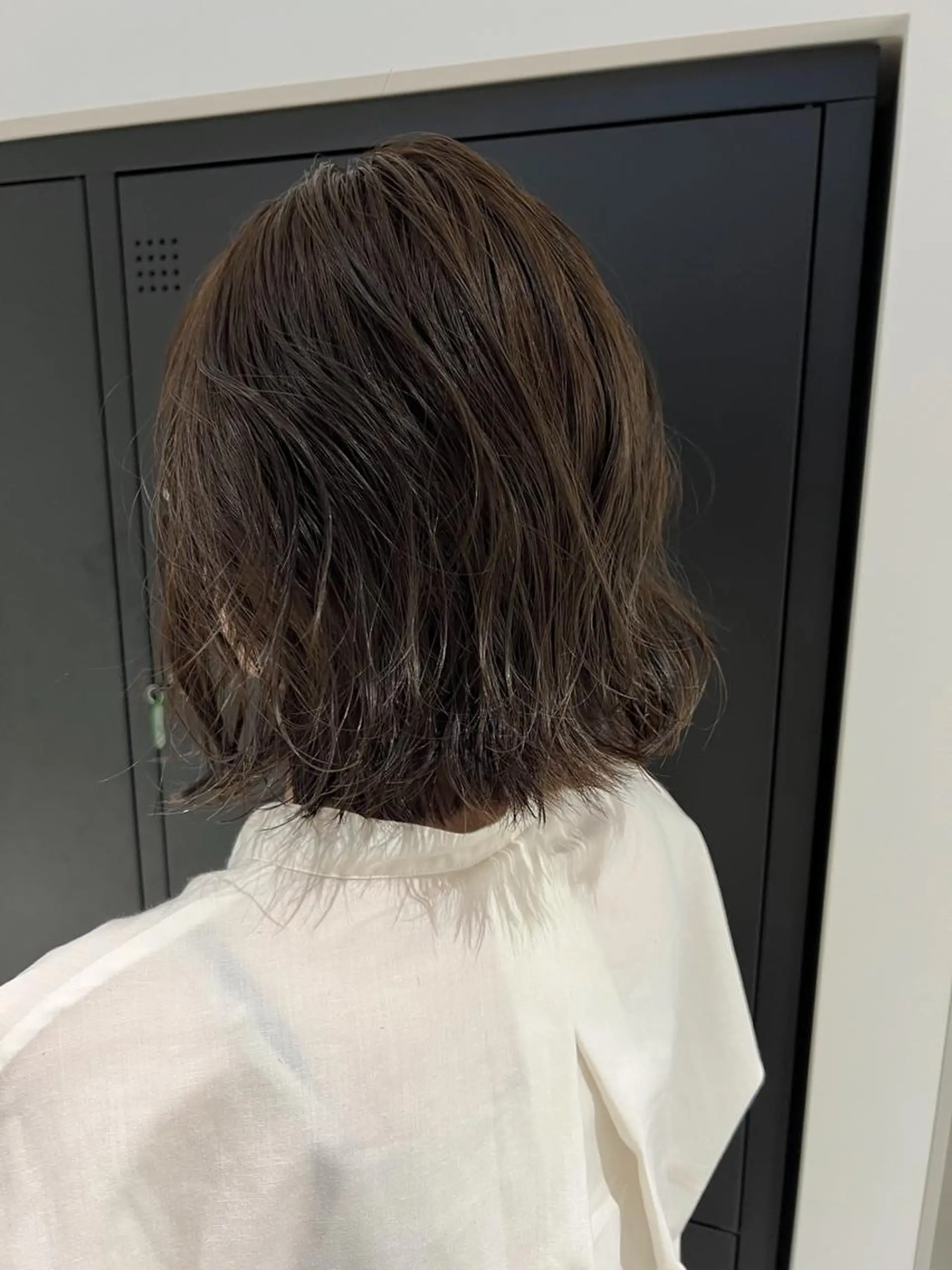 ショート カラー グレージュ 暗髪カラー🫐パーマ おくだりんかのヘアスタイル