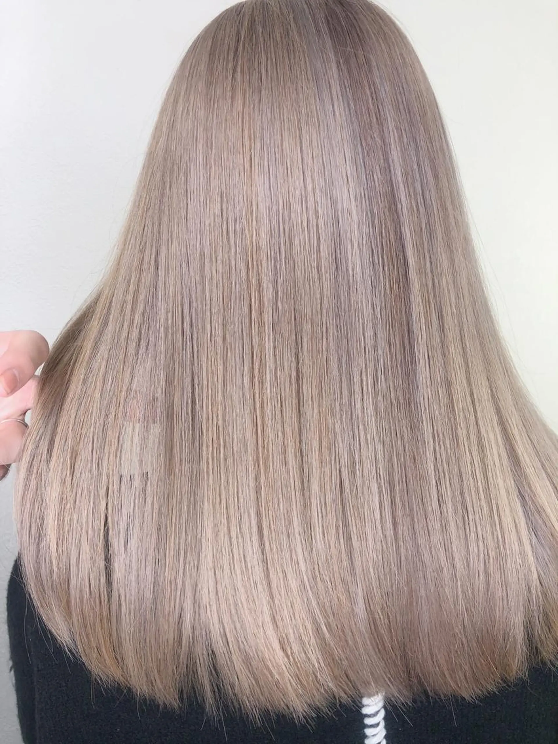 ロング カラー アディクシーカラー バレイヤージュ ベージュカラー ブリーチ ブロンド ito. ブリーチ/髪質改善のヘアスタイル