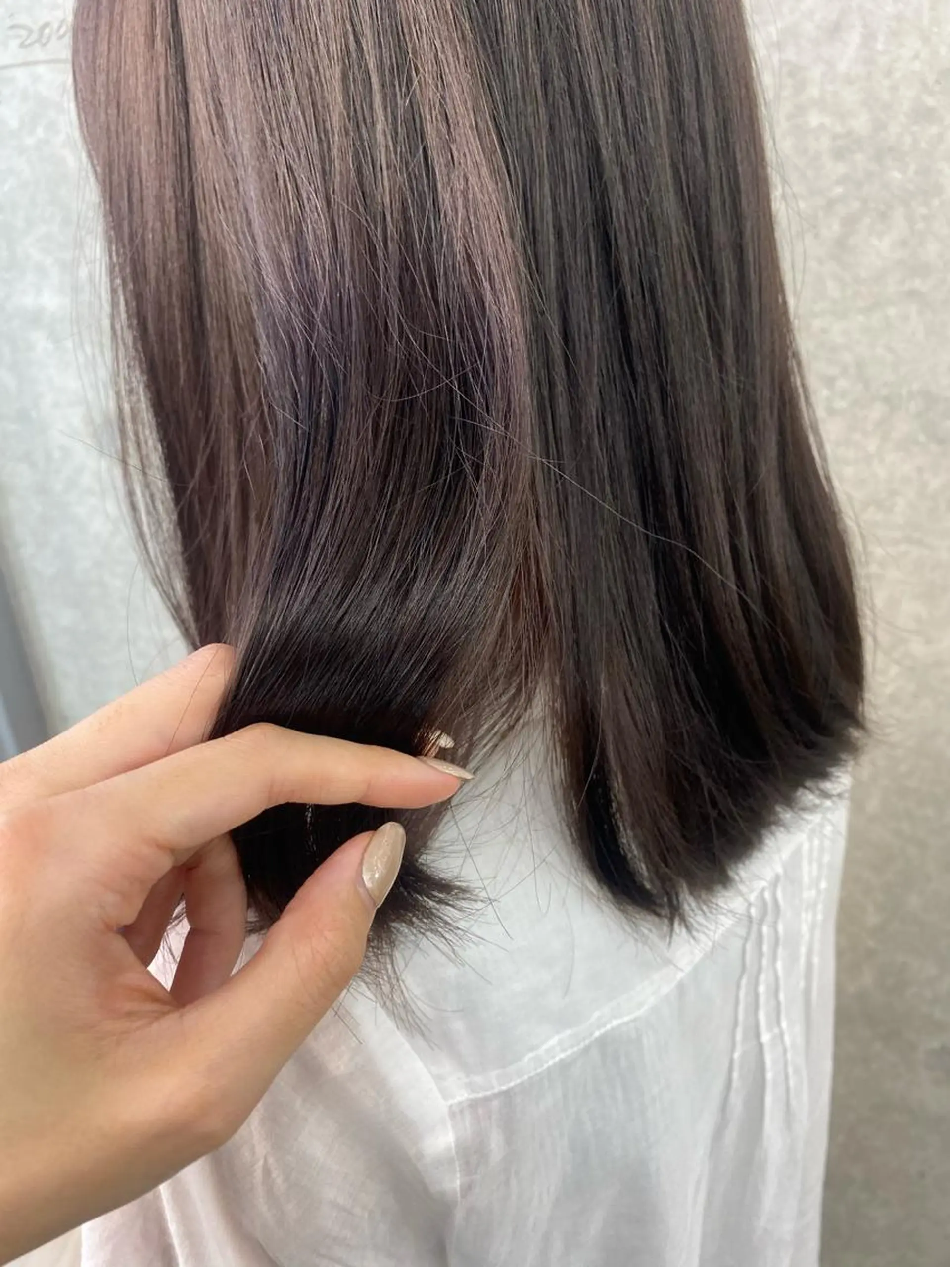 ミディアム カラー オリーブ/アッシュ やわらか透明感カラーのヘアスタイル