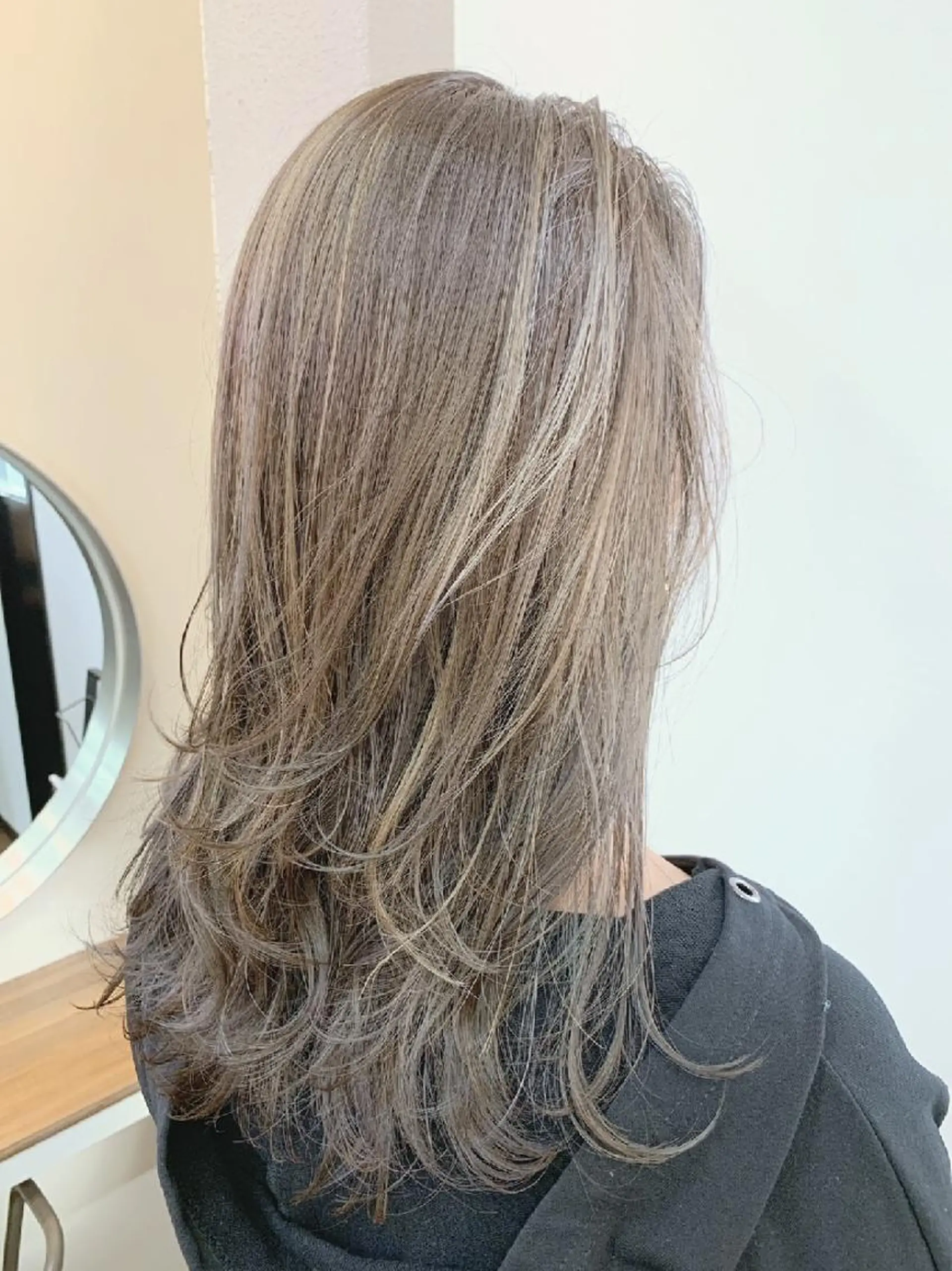 ロング カラー トリートメント ナチュラル・抜け感 永井　賢三のヘアスタイル