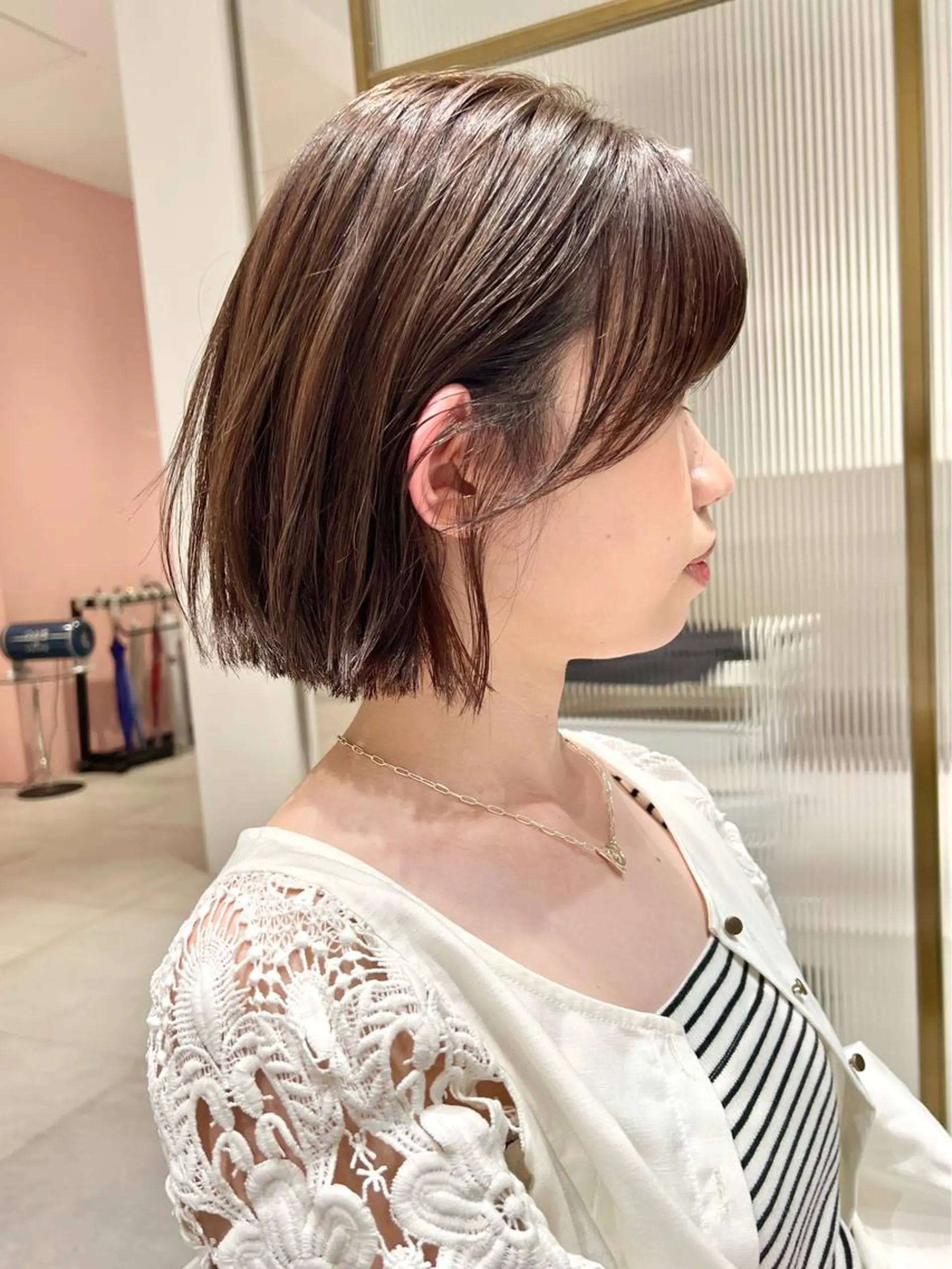 ミディアム カラー グレージュ ボブ カット ヘアカラー トリートメント レイヤー専門家 ダブルカラー修のヘアスタイル