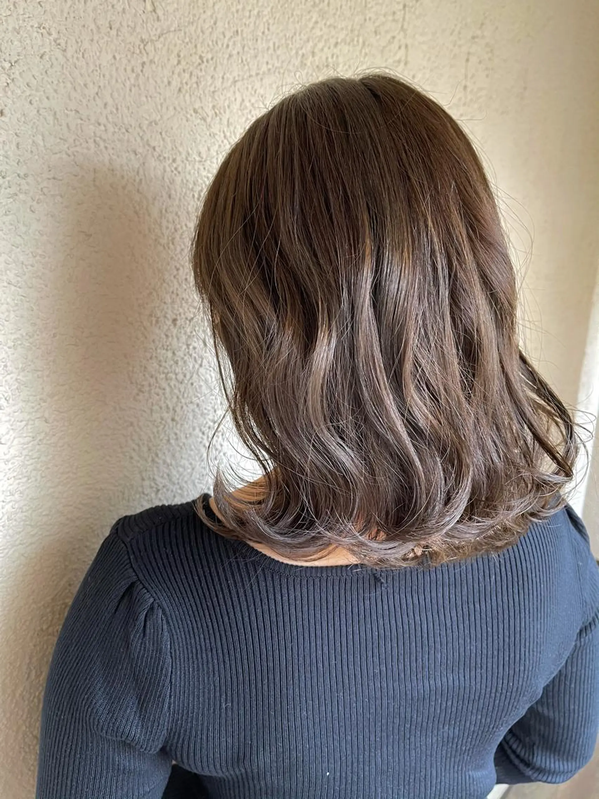 セミロング カラー アッシュ 磧本 祐里恵のヘアスタイル