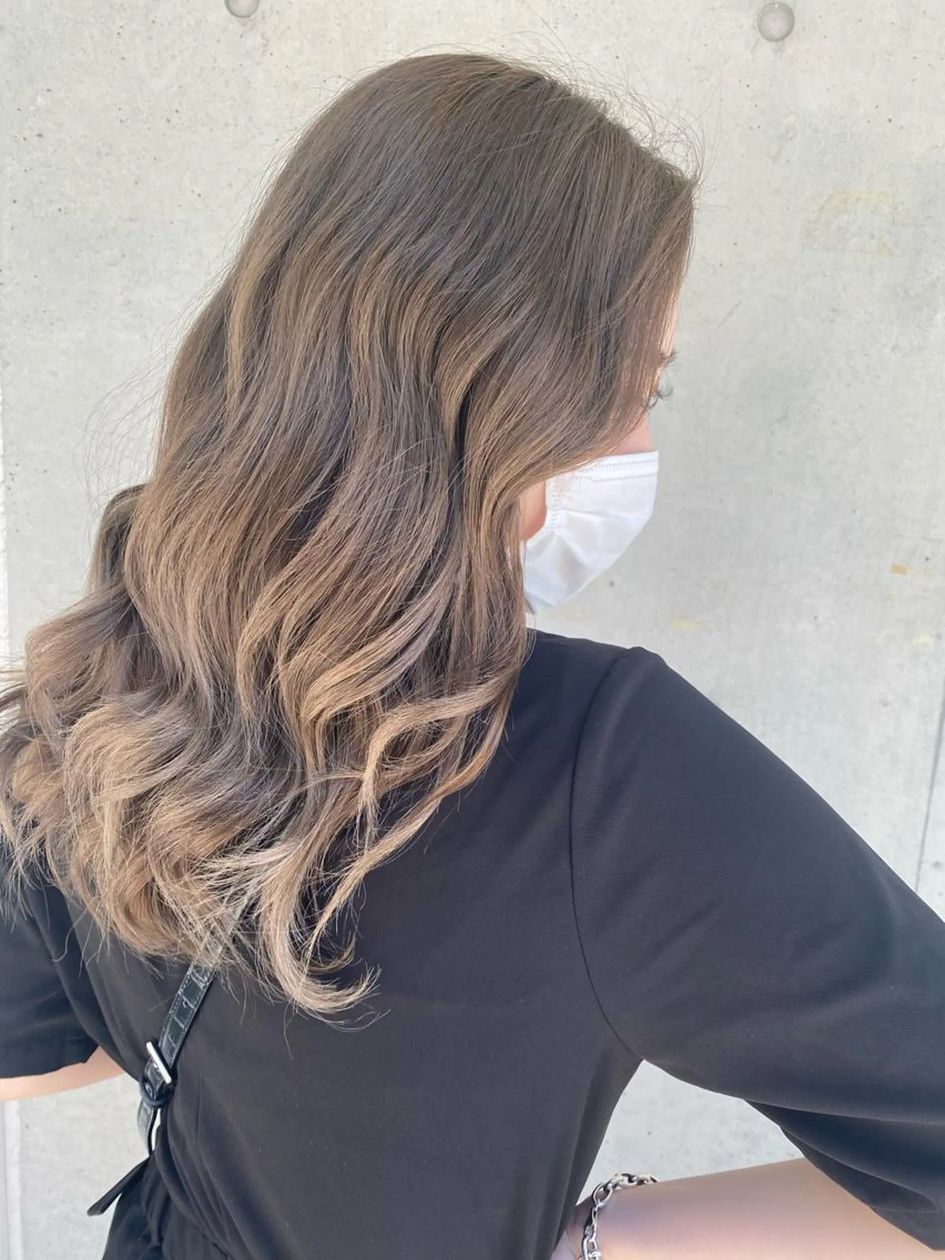 セミロング カラー GiseL アンリのヘアスタイル