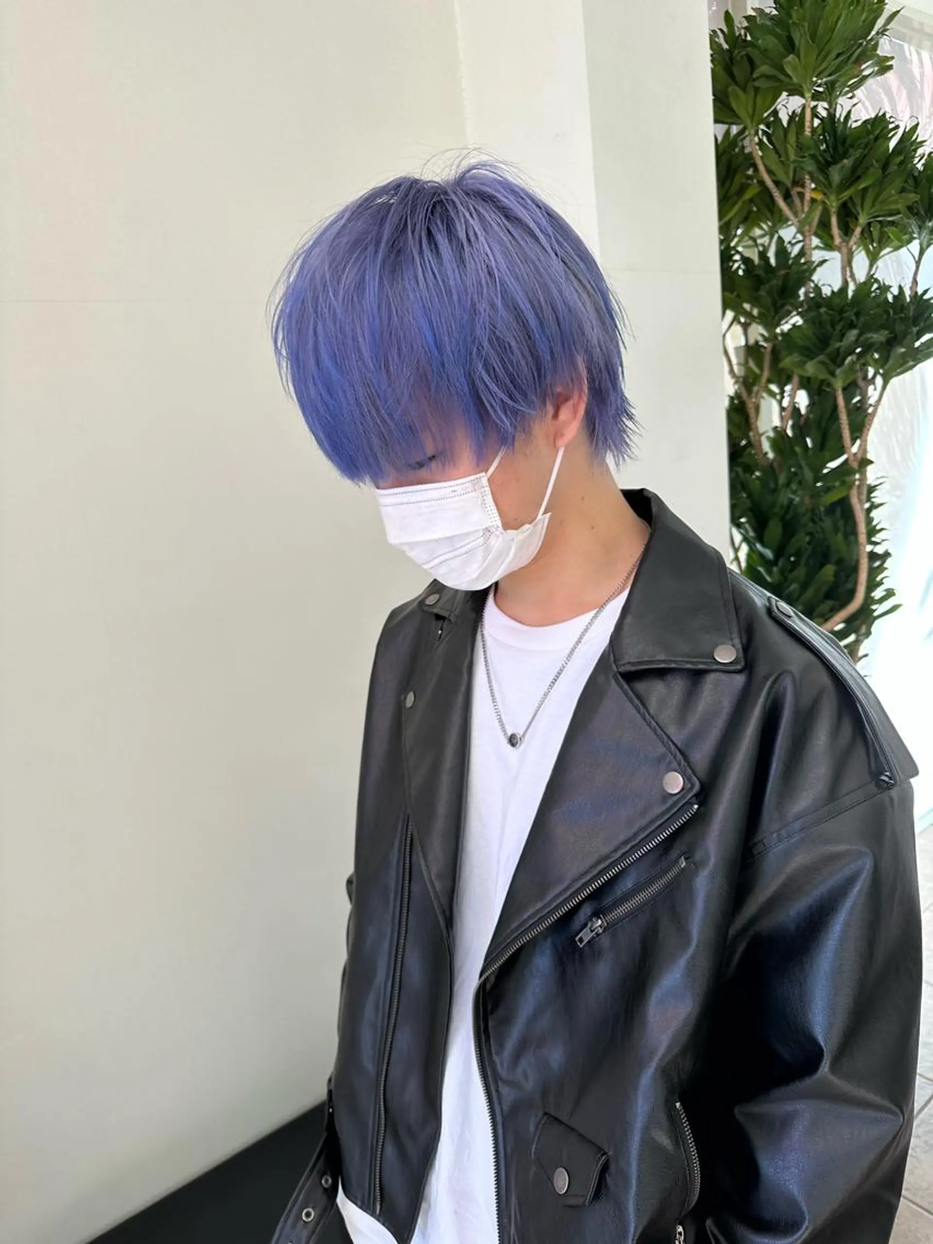 カラー メンズ ブルーカラー ブルーラベンダー ラベンダーカラー ヘアカラー トリートメント ダメージレスブリーチ HIROSHIのヘアスタイル