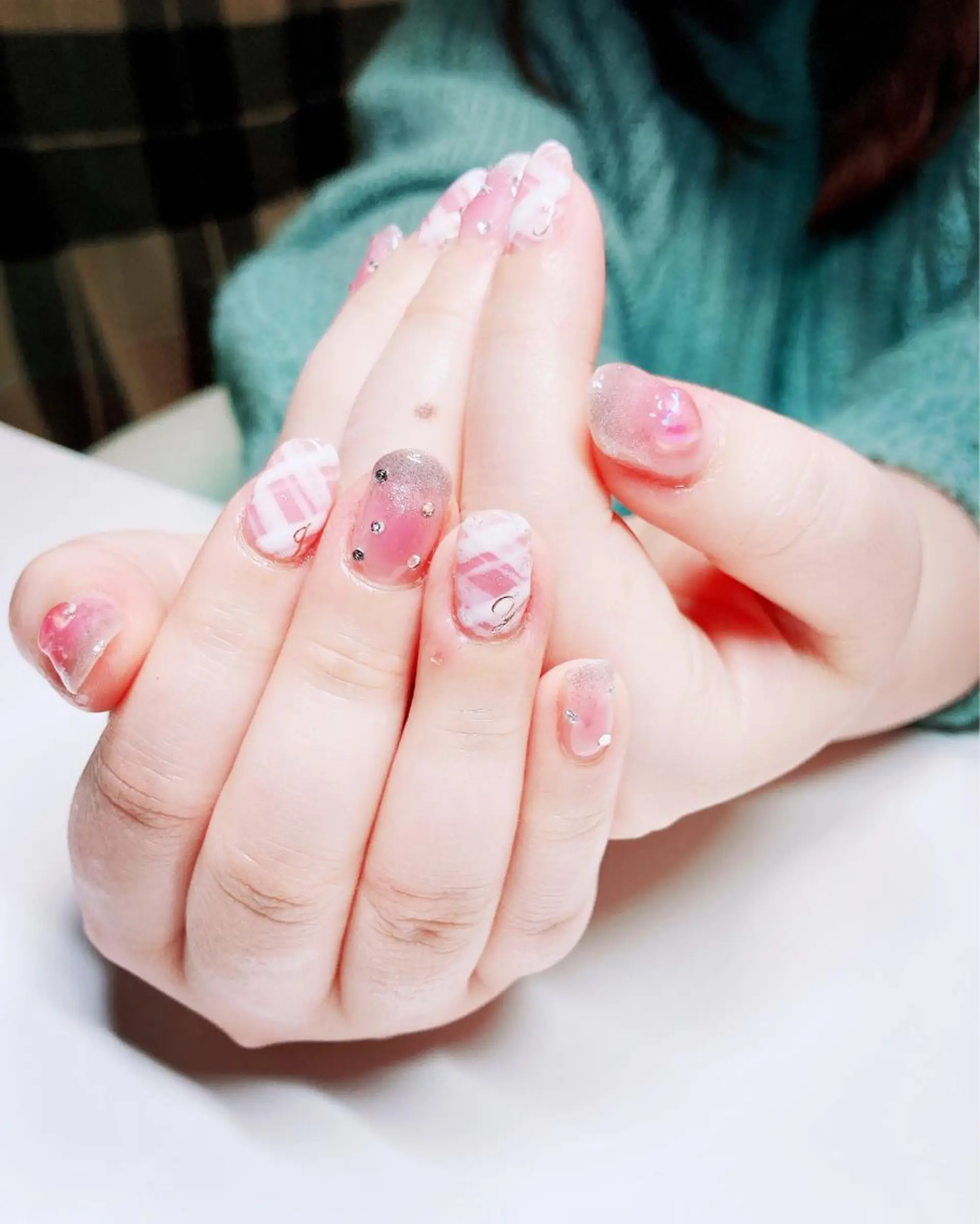 ネイル チークネイル フットネイル ジェルネイル 持ち込み ニュアンスネイル YunAsu ひぃちゃんのエステ・リラクイメージ