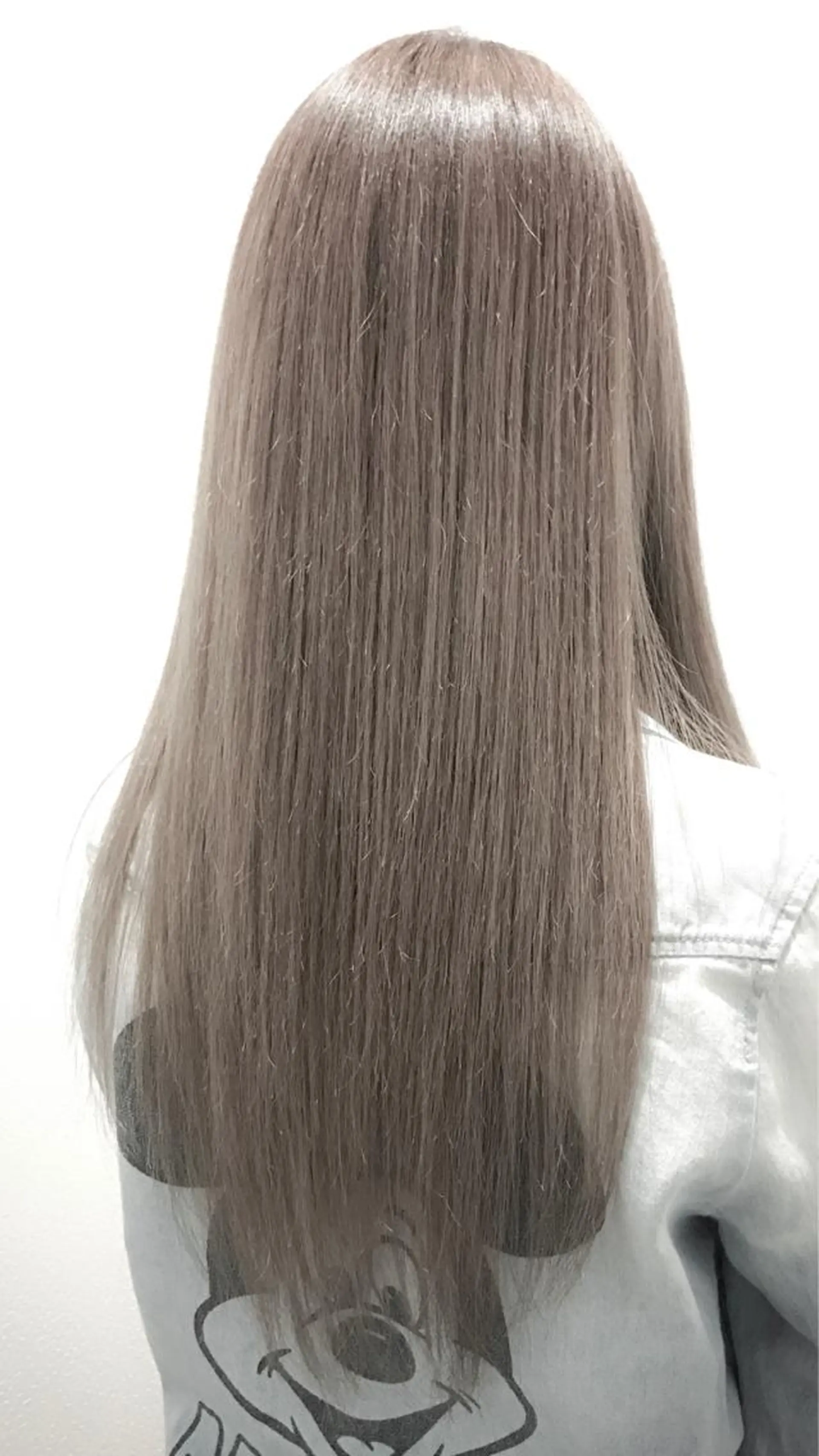 ロング カラー ベージュカラー ブリーチ 透明感カラー ダブルカラー グレージュ 小森谷 亮太のヘアスタイル