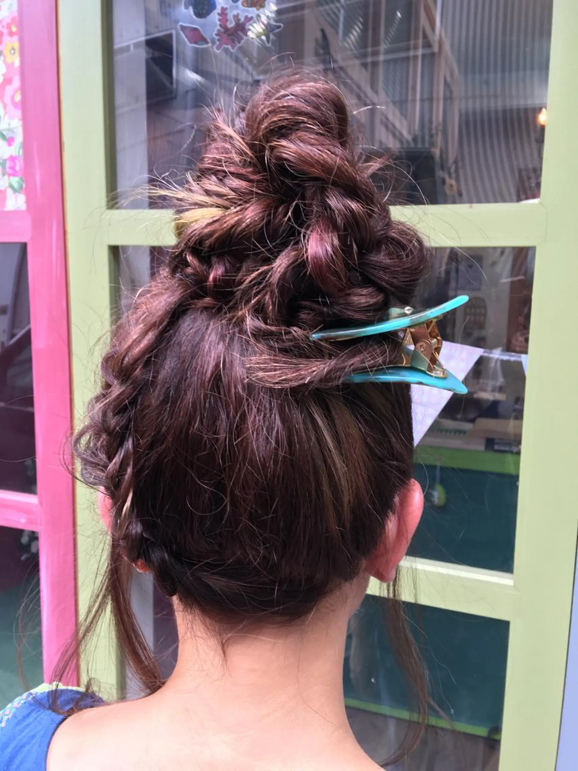 ミディアム お団子ヘア ポルタカリーナサロン yukariのヘアスタイル