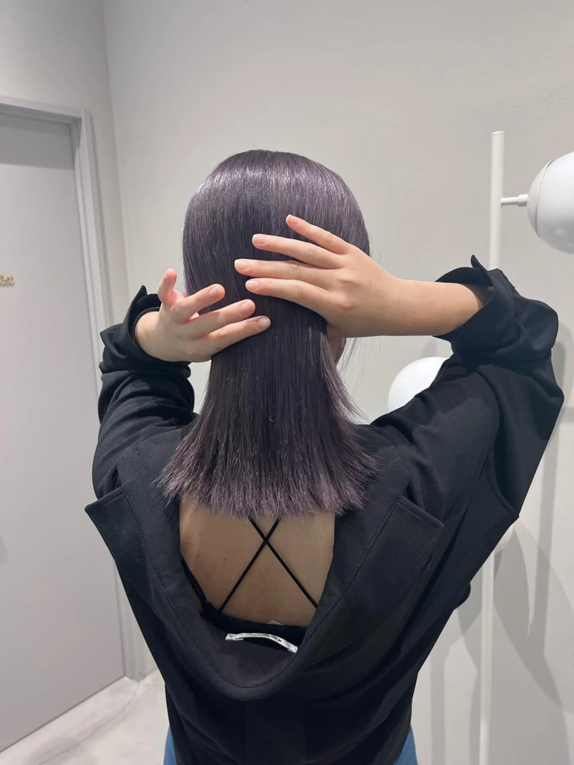 ミディアム カラー グレージュ ラベンダーカラー ラベンダーグレージュ ラベンダーグレー 紬/enne/ブリー チ/ハイトーンのヘアスタイル