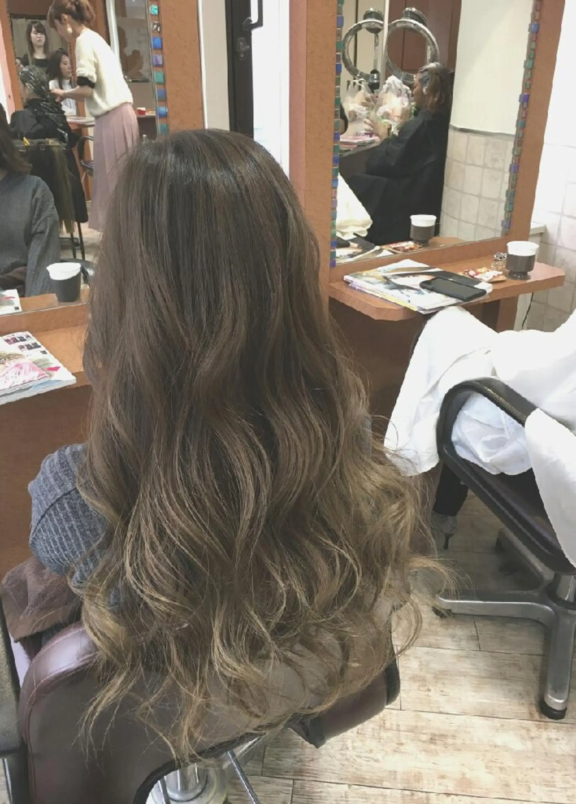 カラー ロング グラデーションカラー グレージュ ハイライトカラー ハイライト 100%髪質改善特化 TRUNSのヘアスタイル