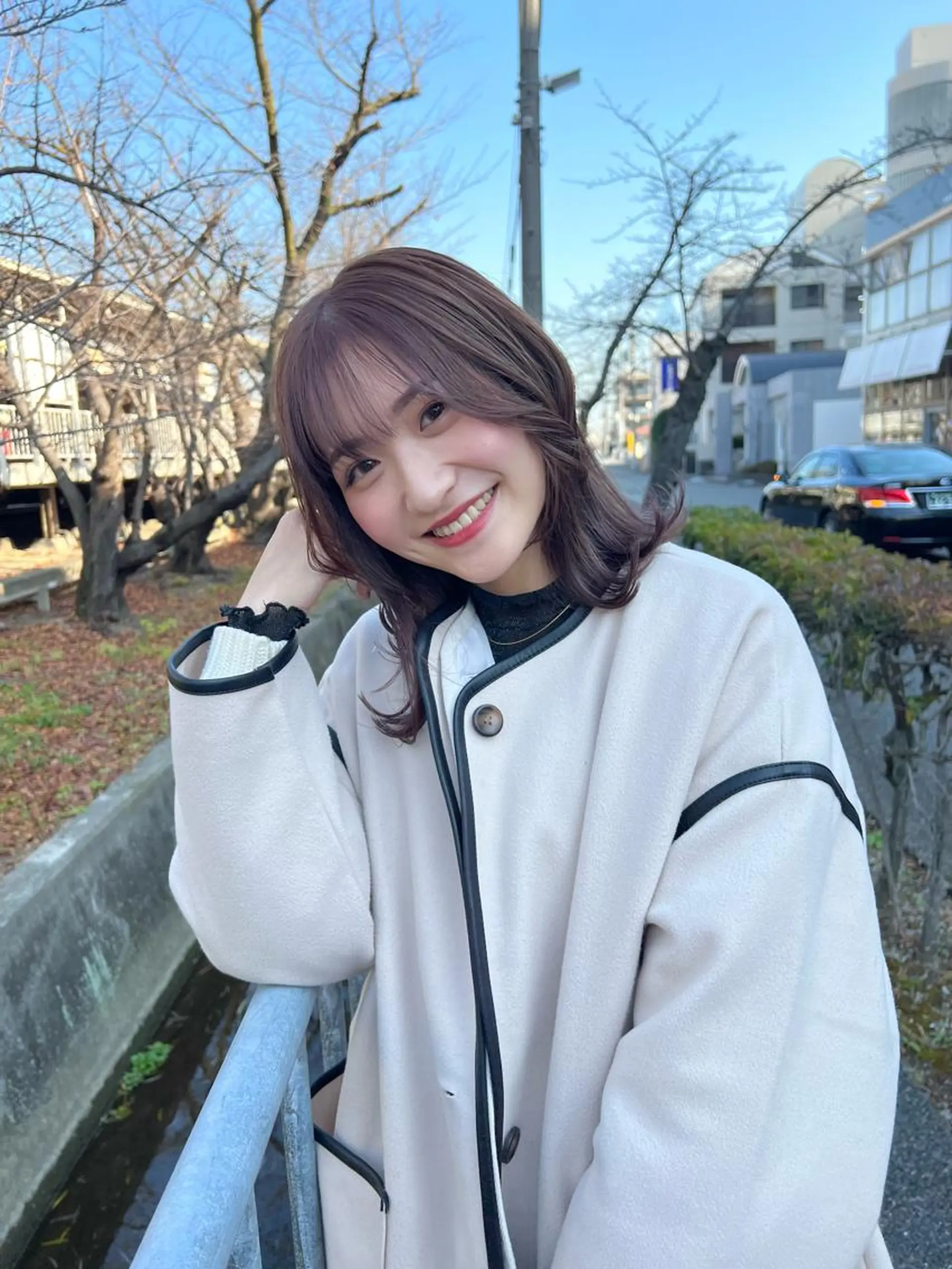 ミディアム カット ヘアカラー ioe 岡本のヘアスタイル