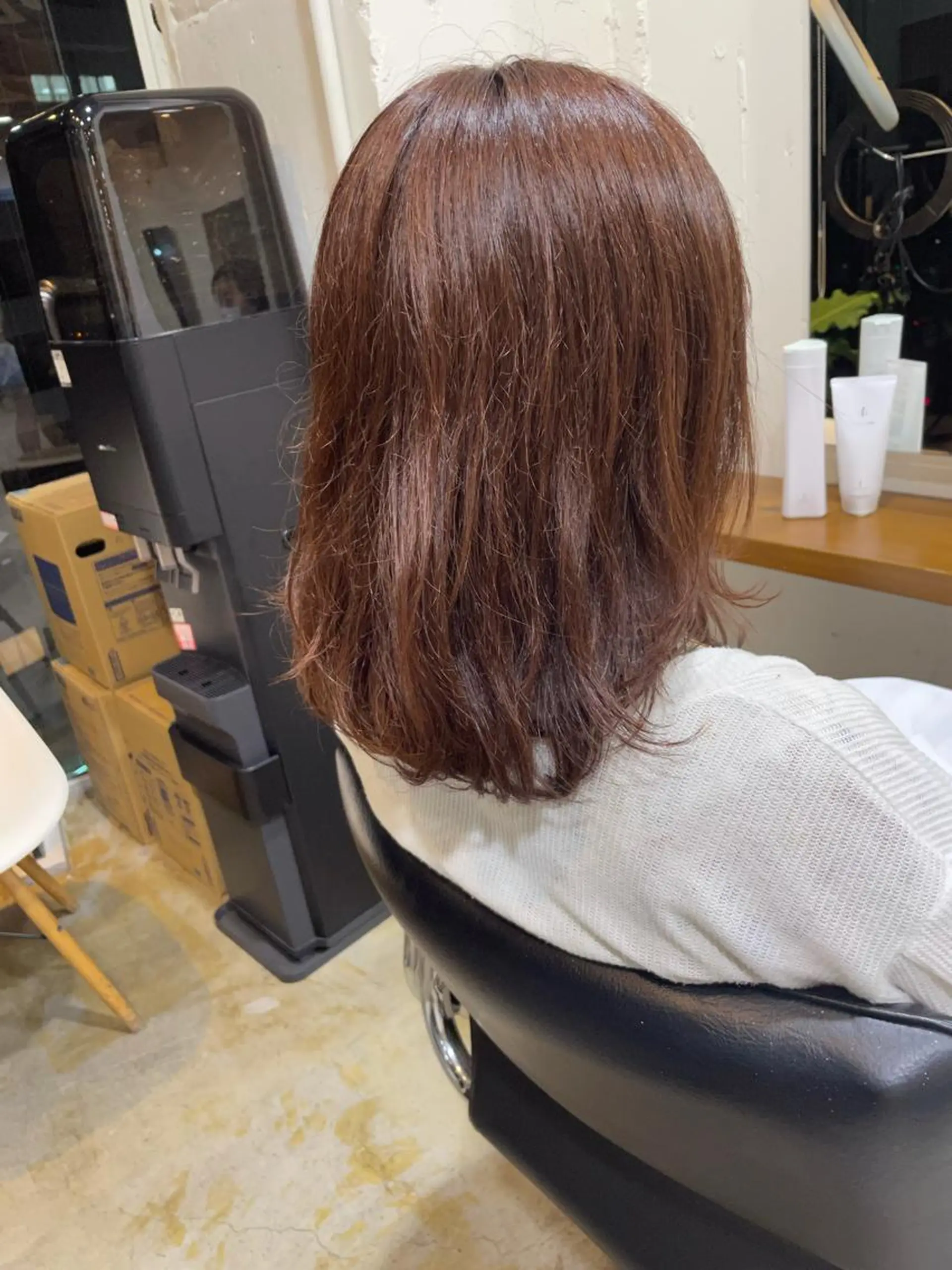 ミディアム カラー MIOベージュカラー 柔らかいカラーのヘアスタイル